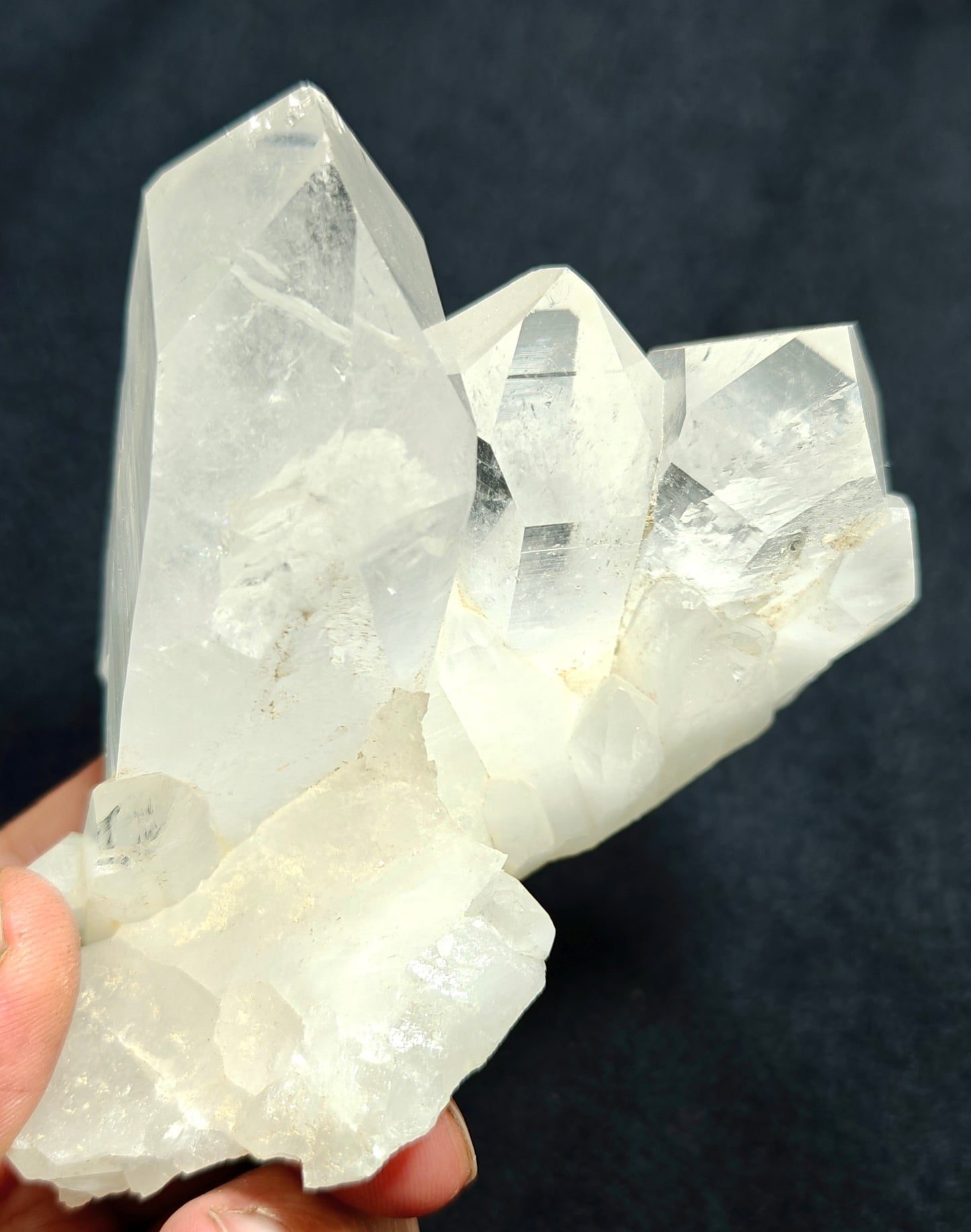 An amazing specimen of Quartz Crystals cluster self standing specimen 515 grams