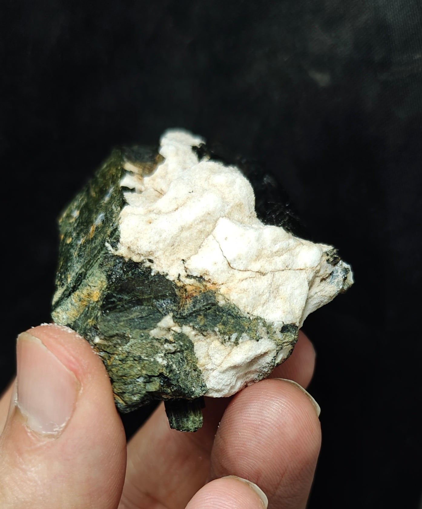 Single beautiful aesthetic terminated aegirine crystal specimen with Albite 140 grams