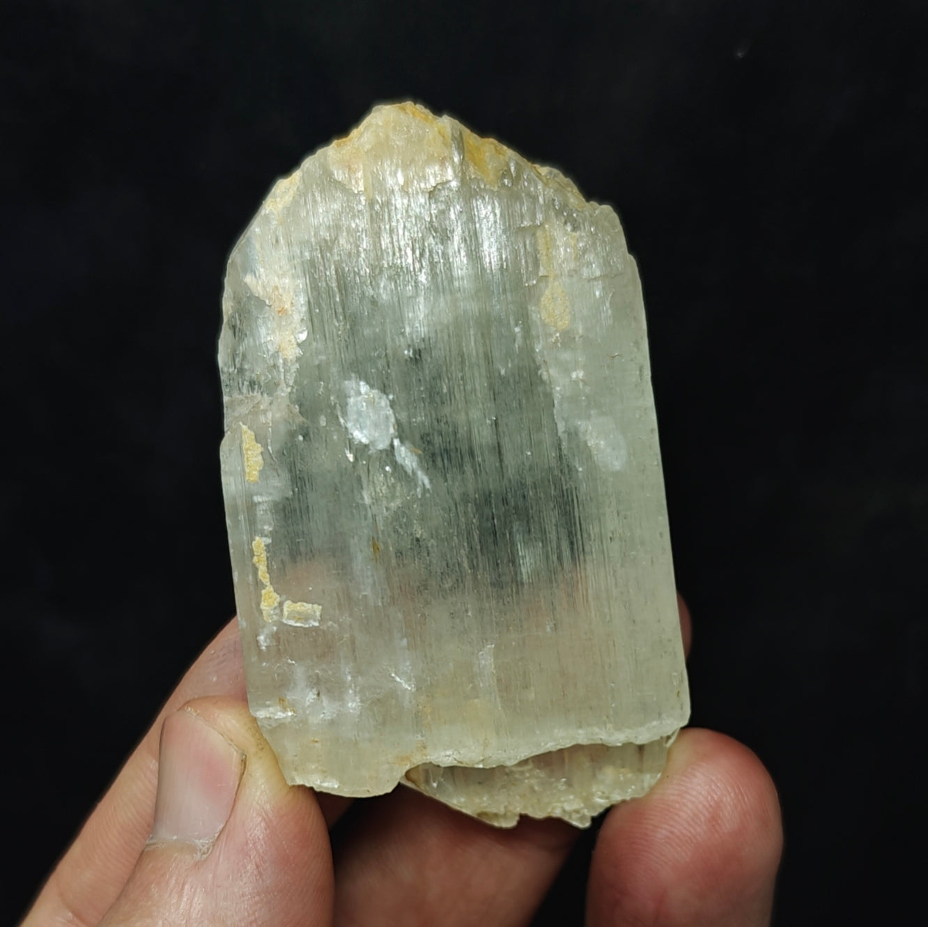 Natural spodumene crystal 81 grams
