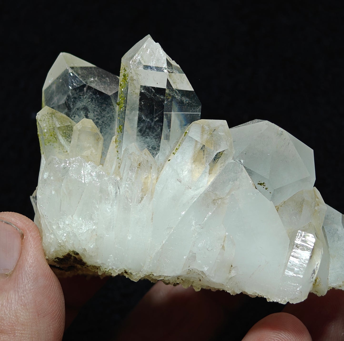 An amazing self standing quartz cluster with Epidote inclusions 160 grams