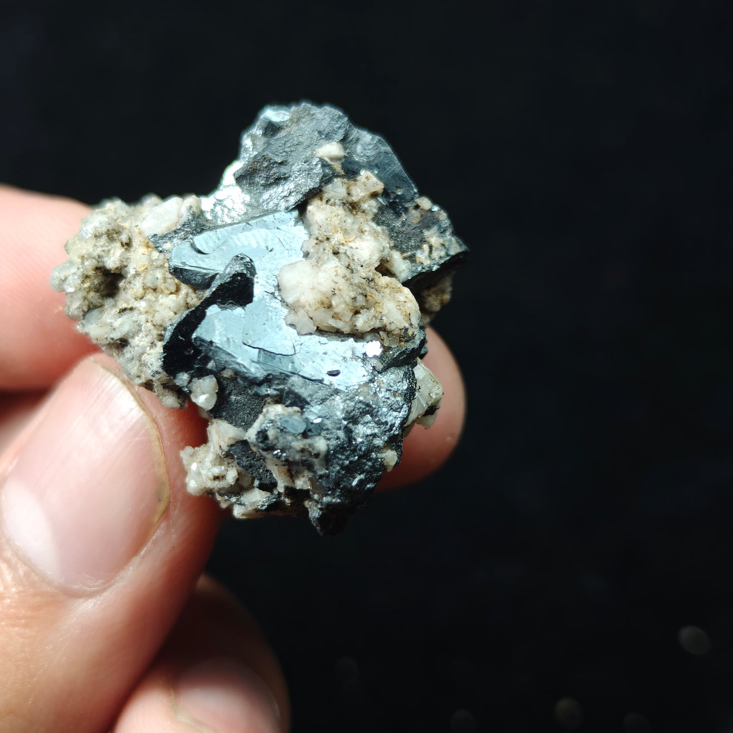 Natural hematite specimen 15 grams