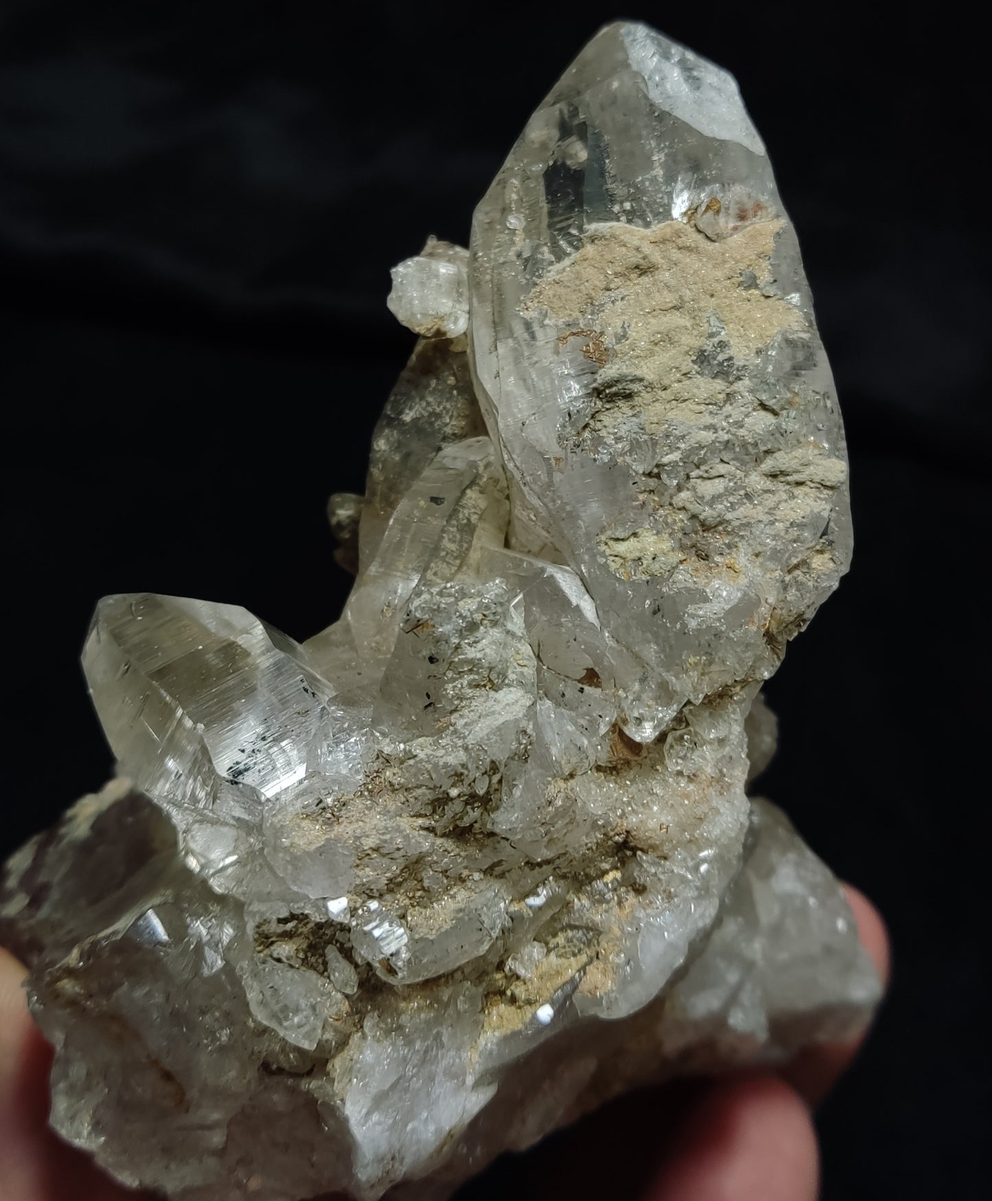 Natural terminated Quartz Crystal Specimen 436 grams