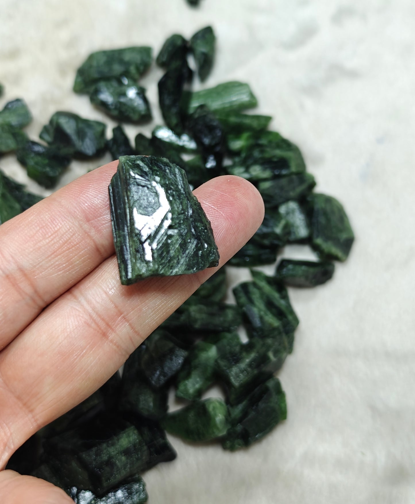 500 grams diopside crystals