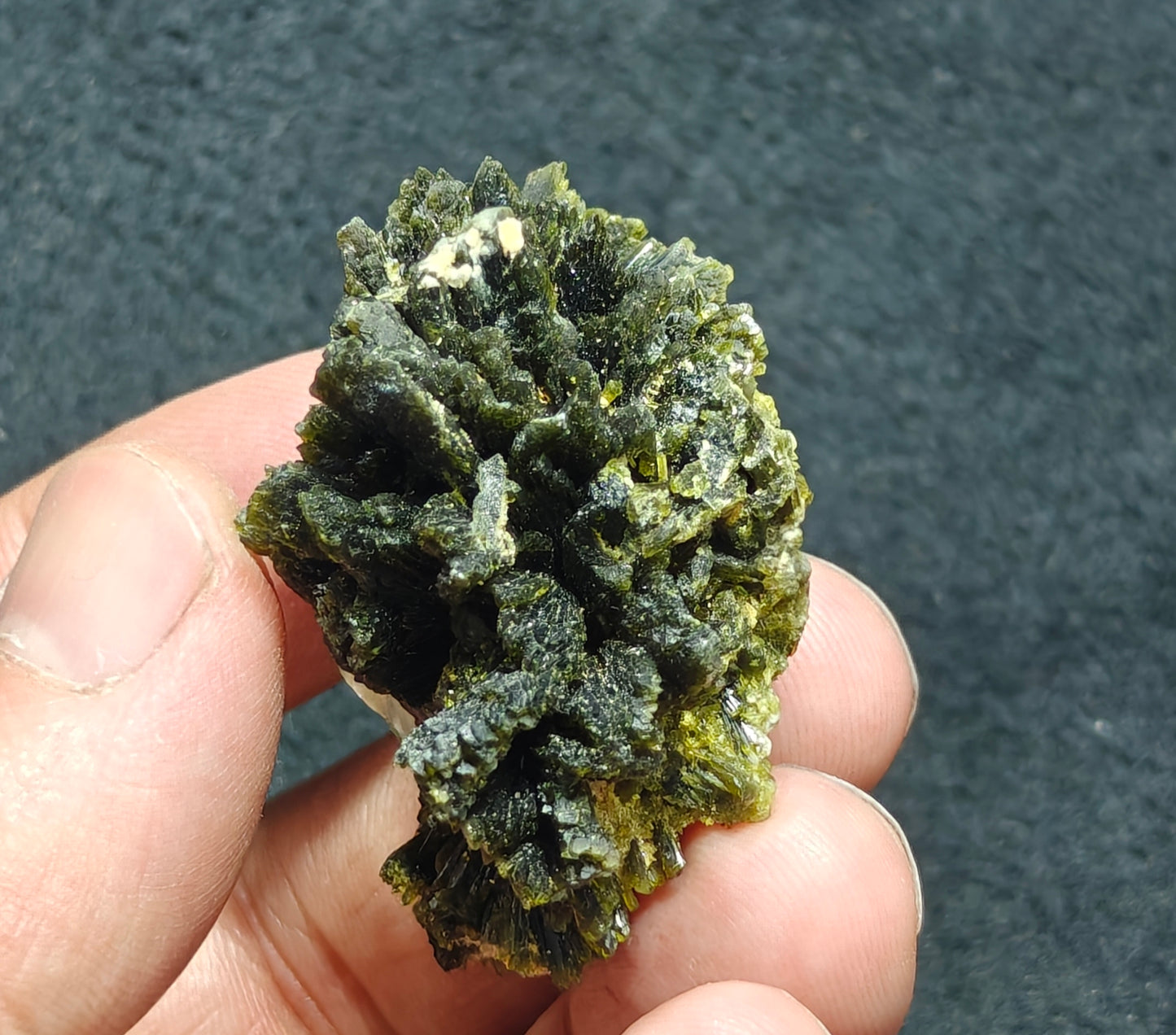 An amazing quartz and Epidote cluster with beautiful terminations 52 grams