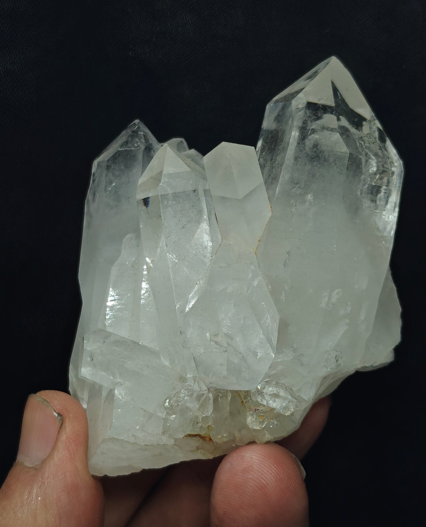 An amazing specimen of terminated Quartz Crystals cluster 187 grams