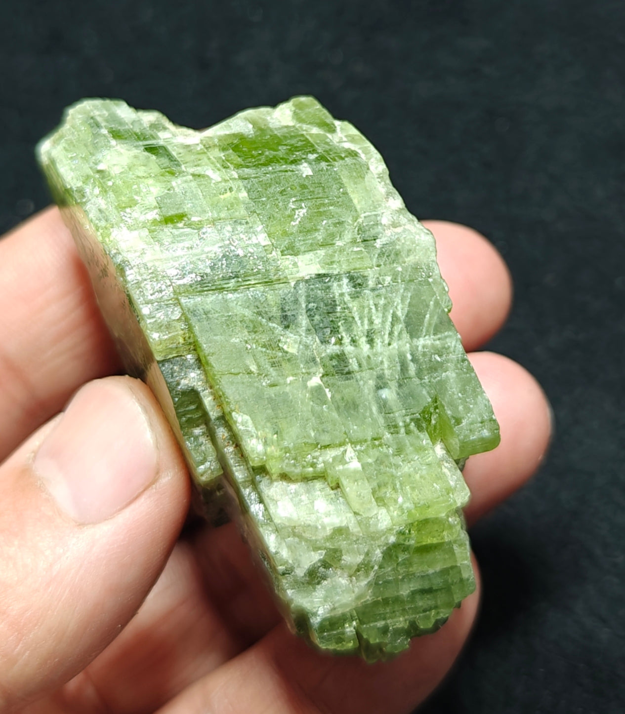 Green diopside crystal 132 grams