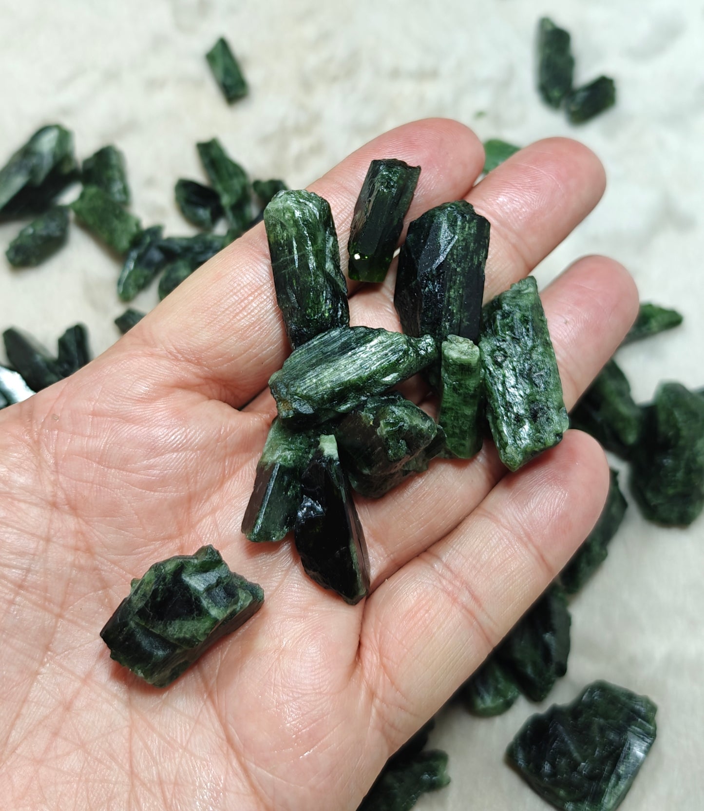 500 grams diopside crystals