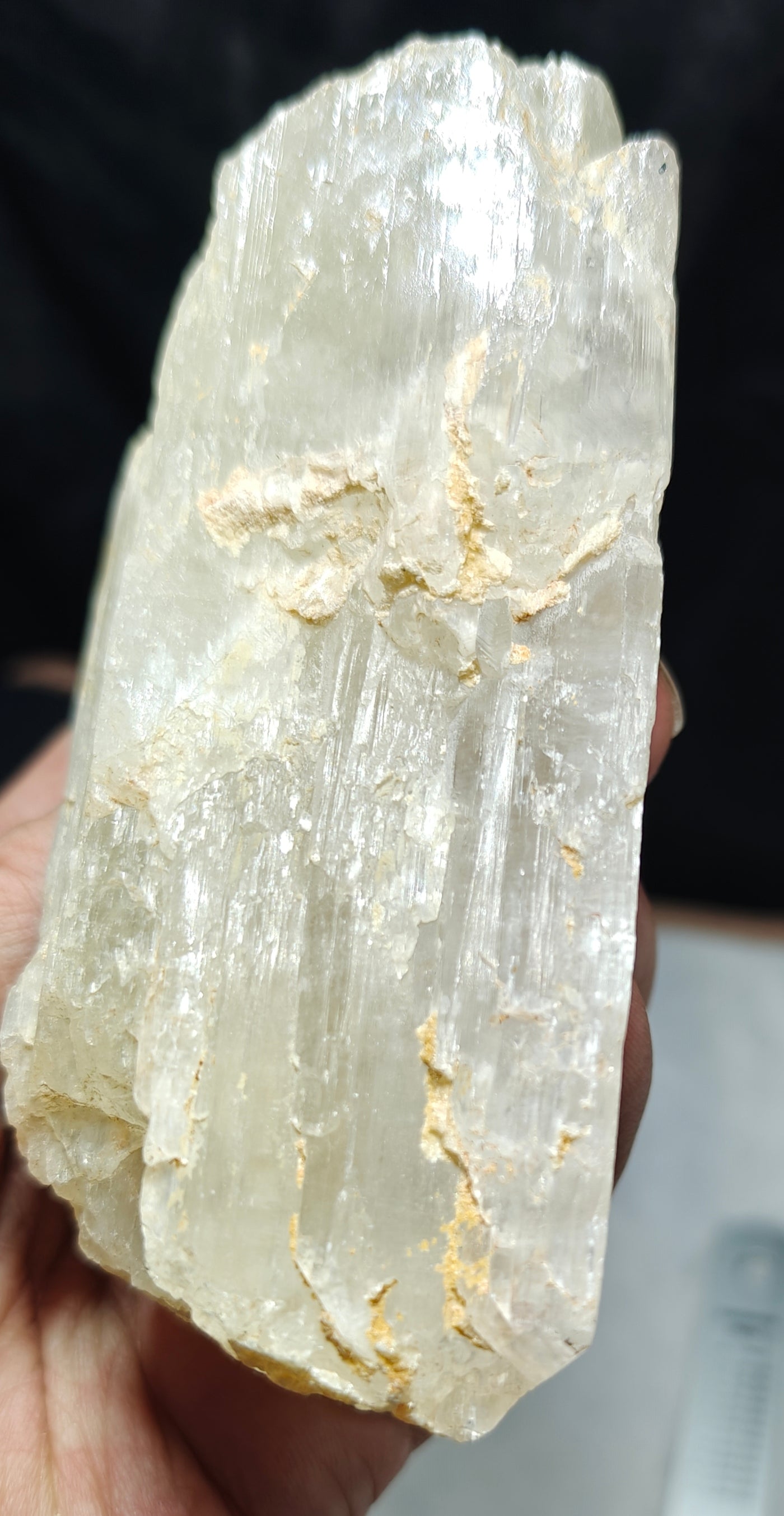 Natural spodumene crystal 548 grams