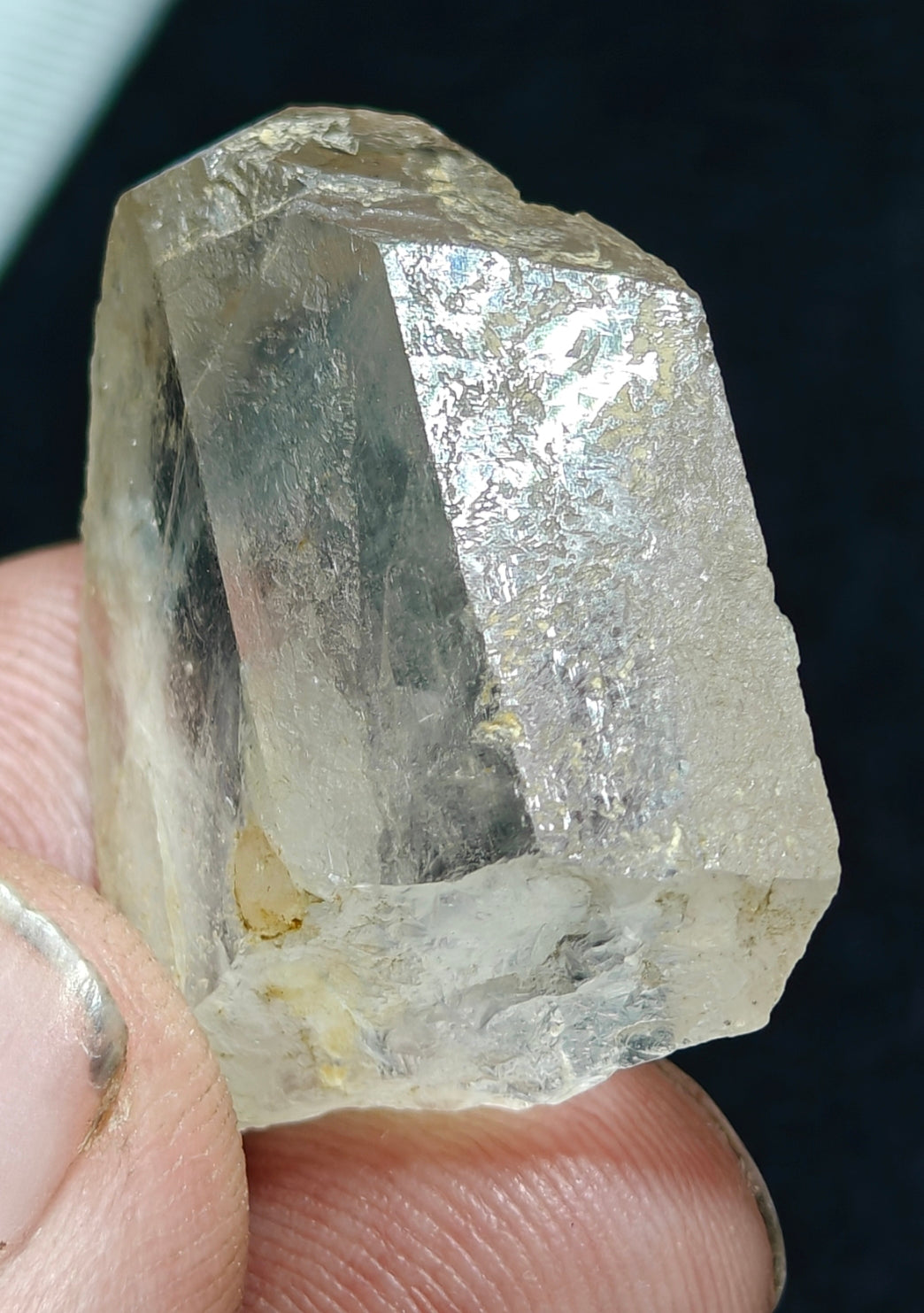 An amazing Beautiful specimen of gwindel Quartz Crystal 11 grams