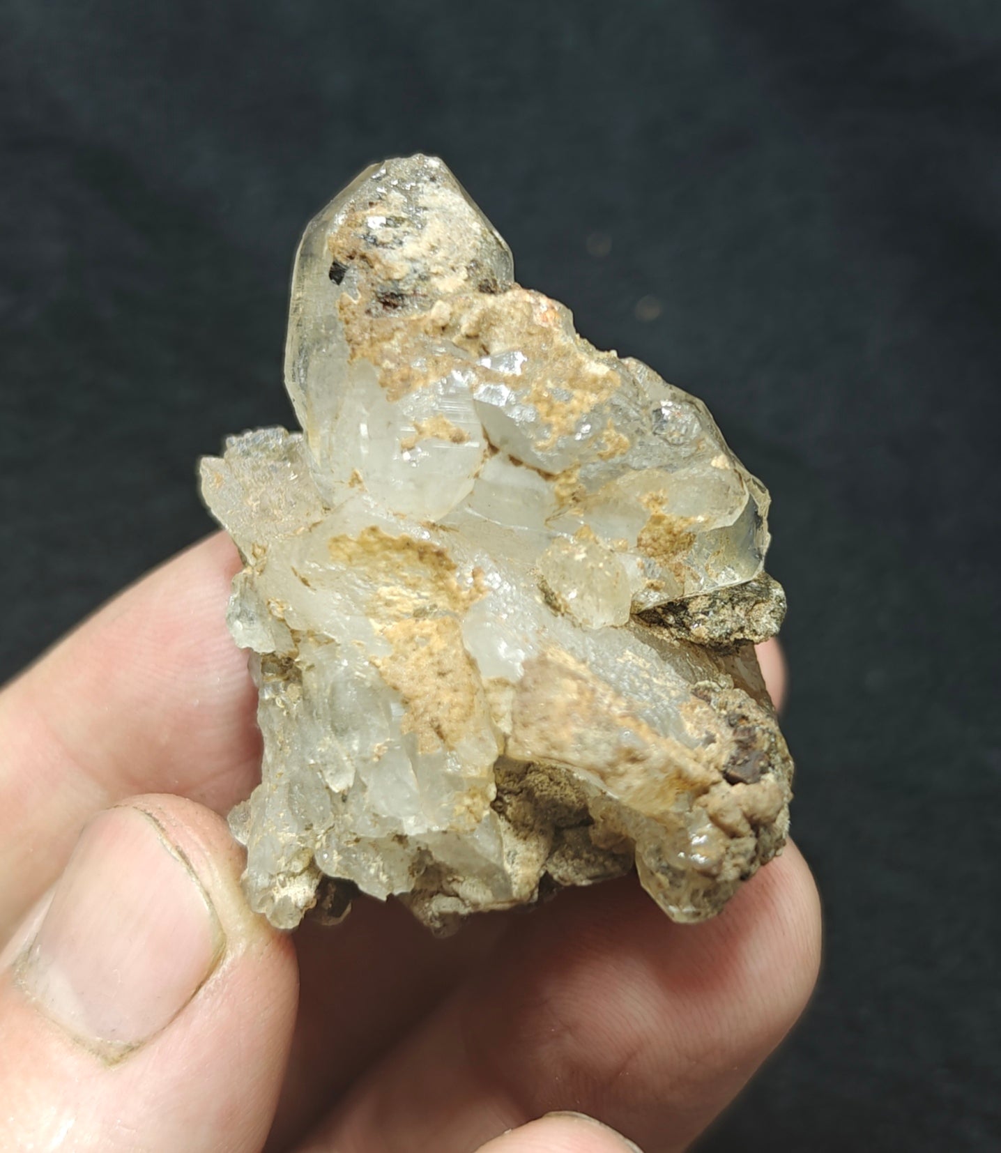 Natural Quartz with siderite 41 grams