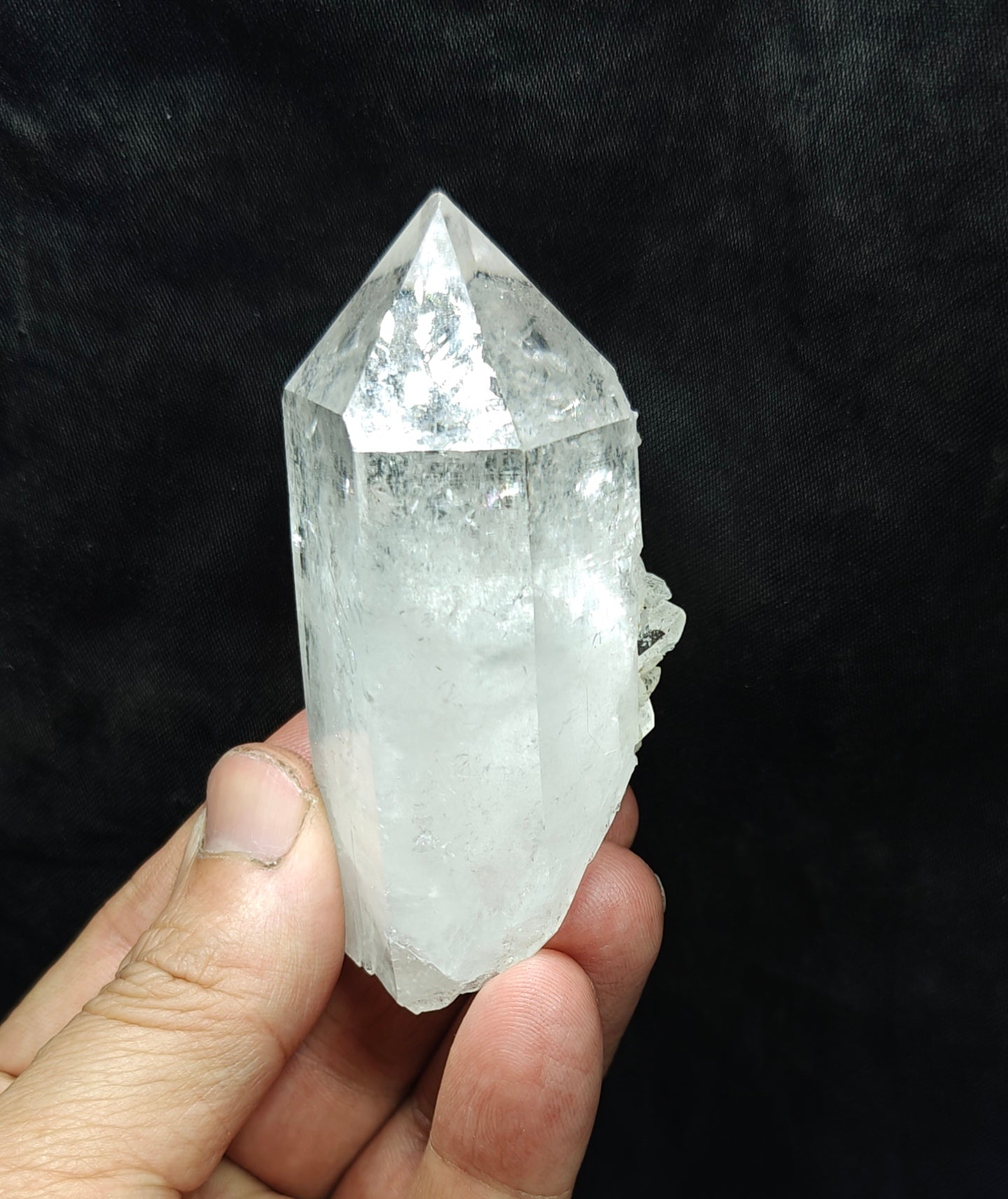 Quartz Crystal with beautiful terminations 154 grams