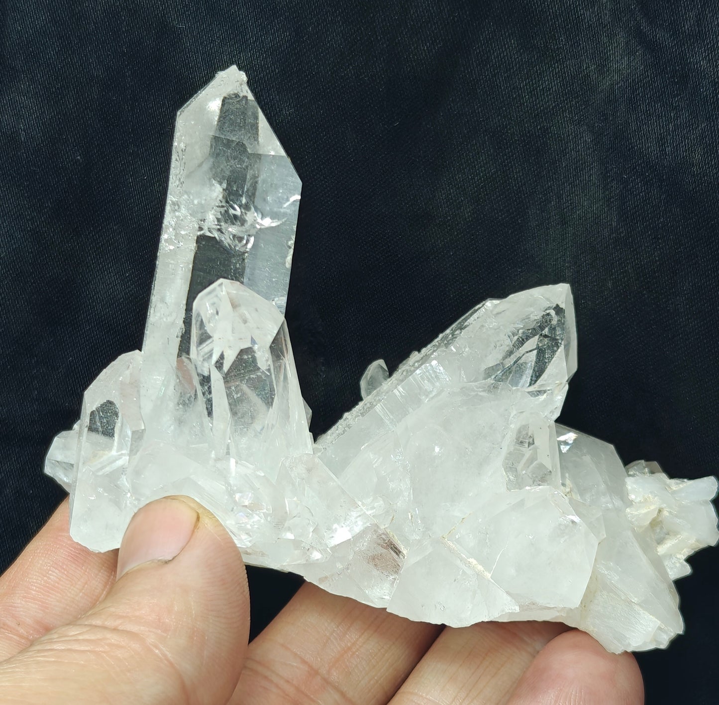 Natural terminated clear Quartz Crystal cluster 143 grams
