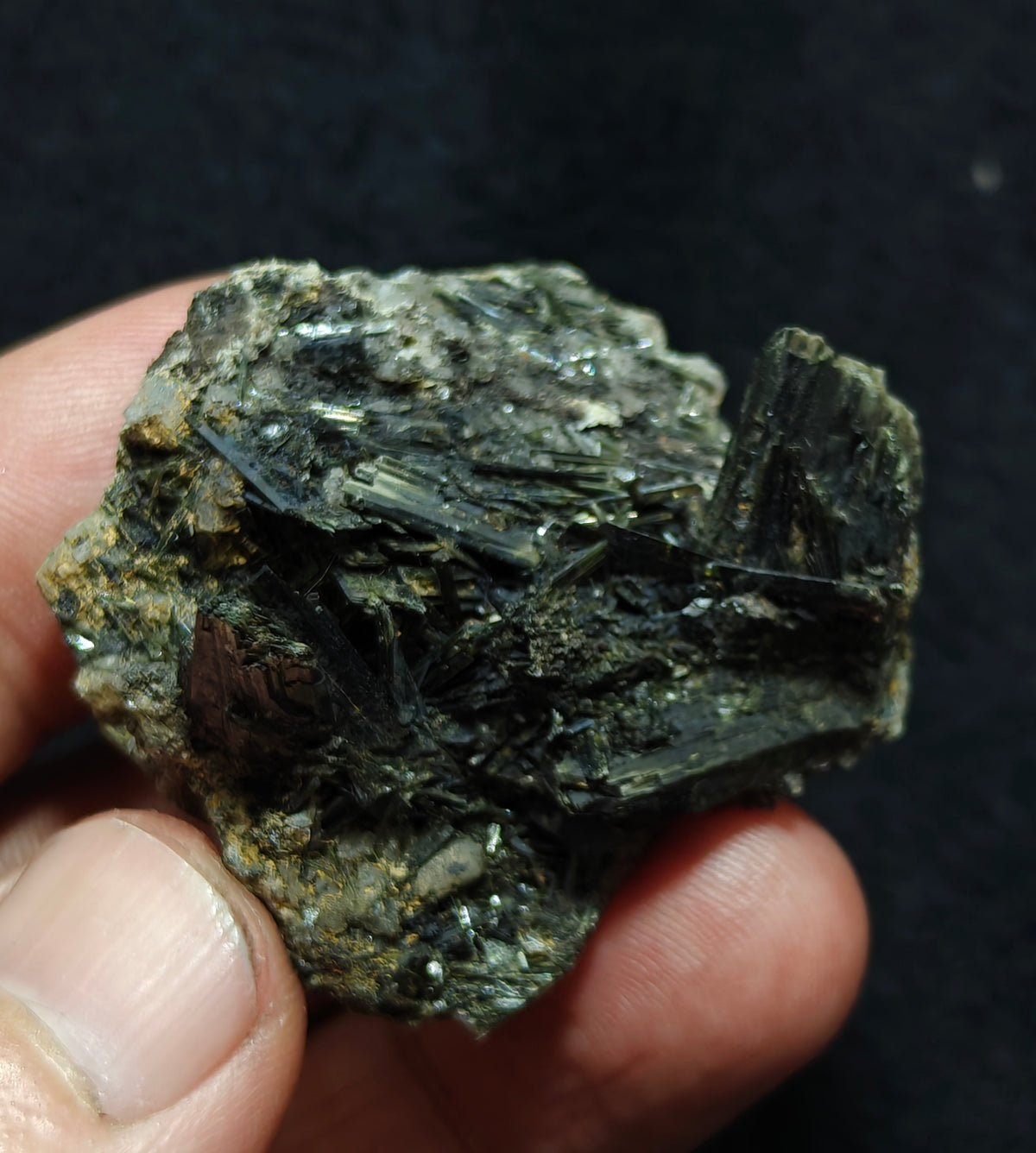 Natural Aegirine cluster 32 grams
