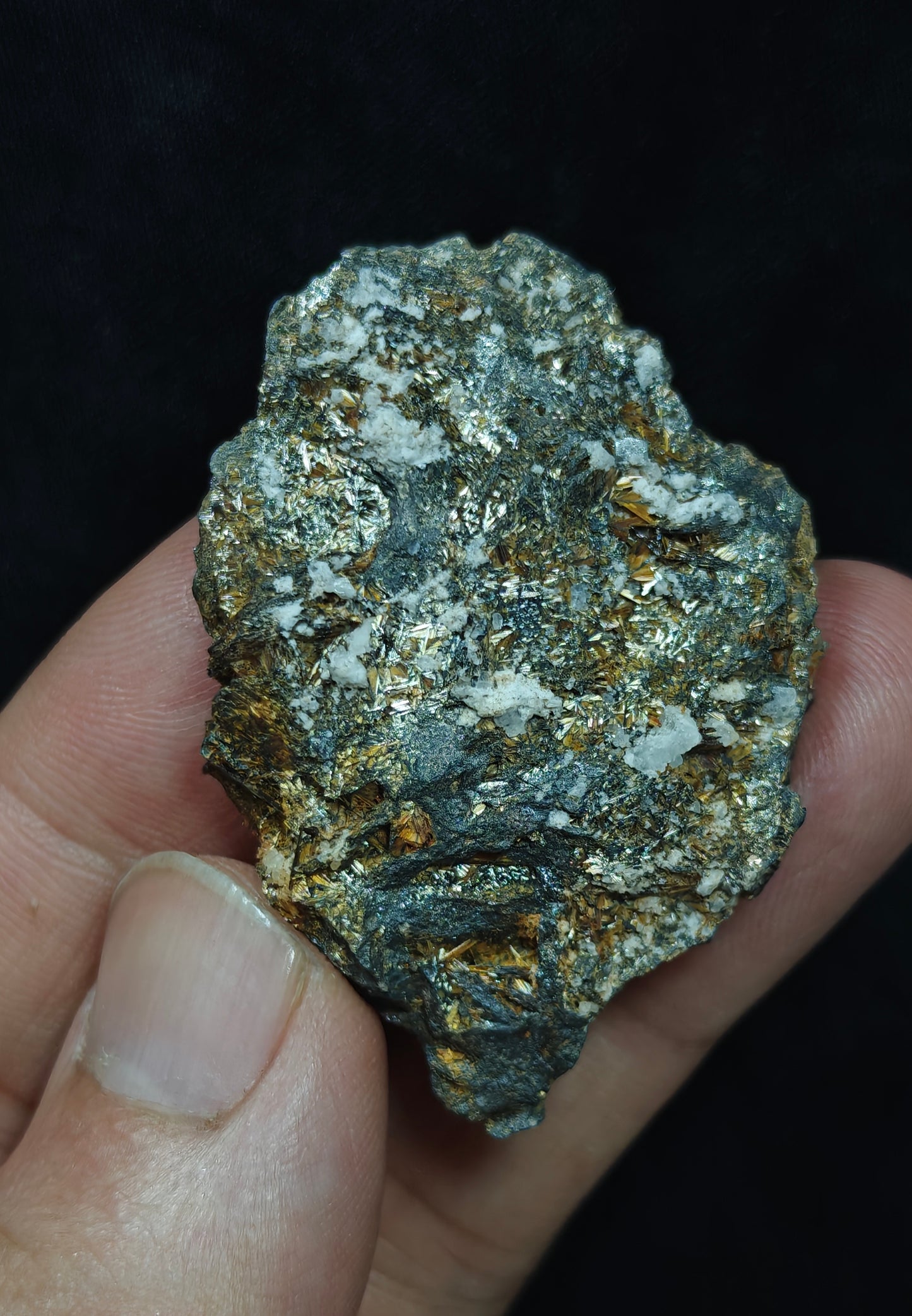 Rutile on hematite 29 grams