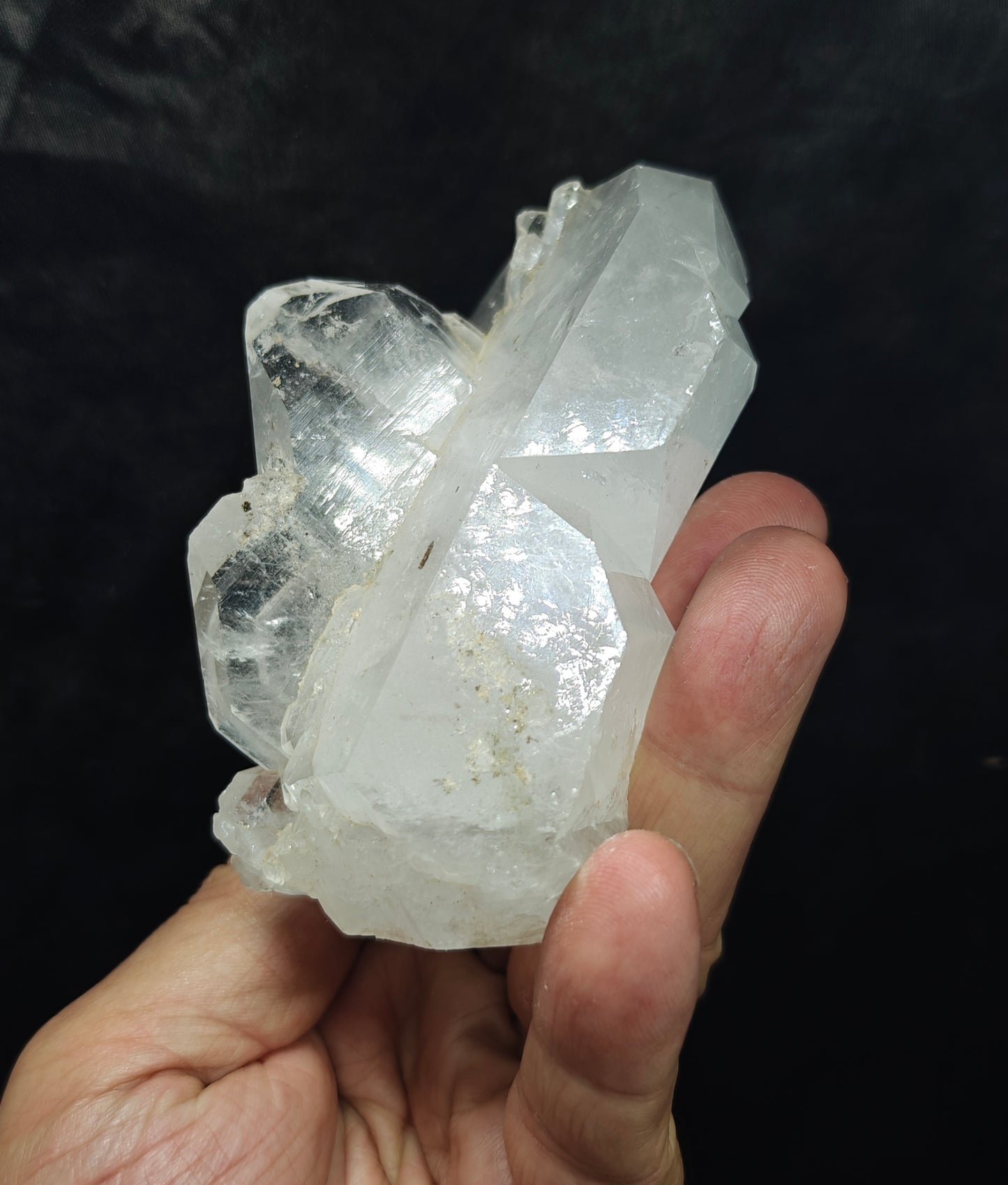Faden Quartz crystal specimen 426 grams