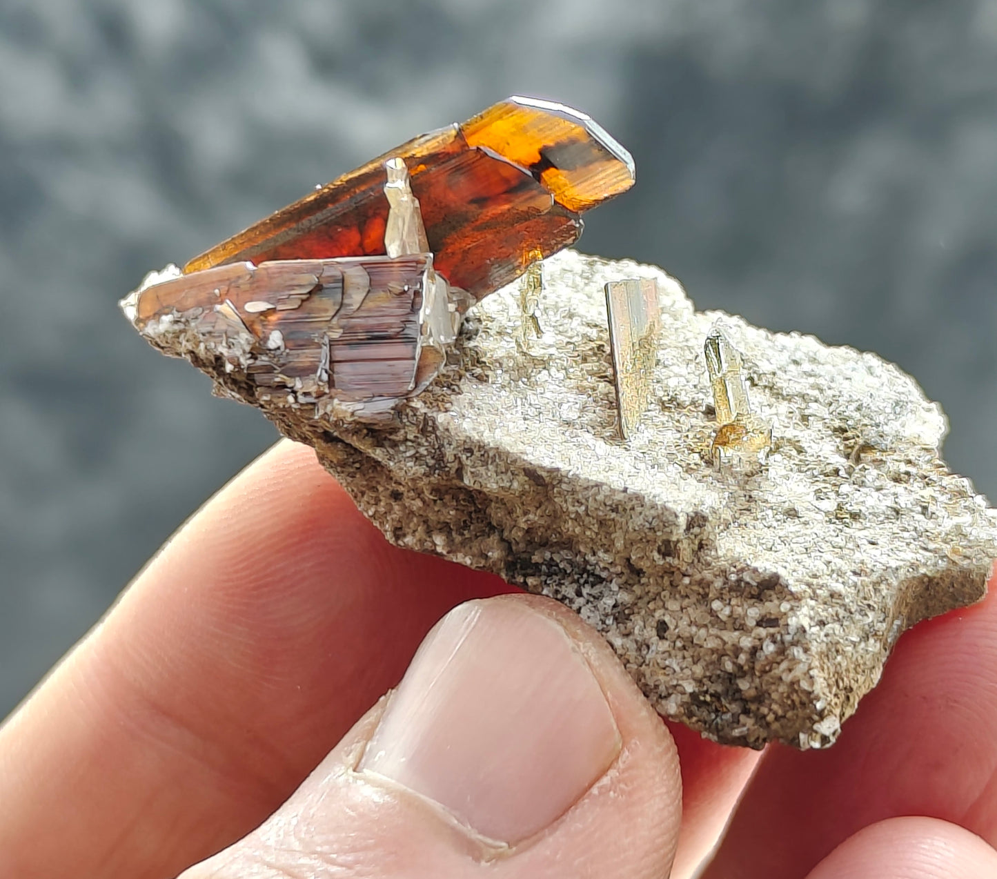 Natural brookite specimen 17 grams