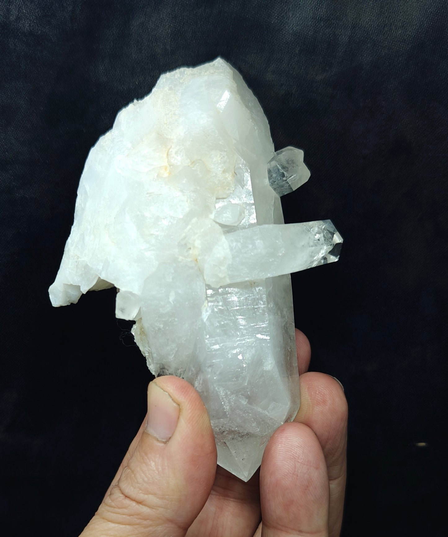 An amazing beautifully terminated clear Quartz Crystals cluster 223 grams