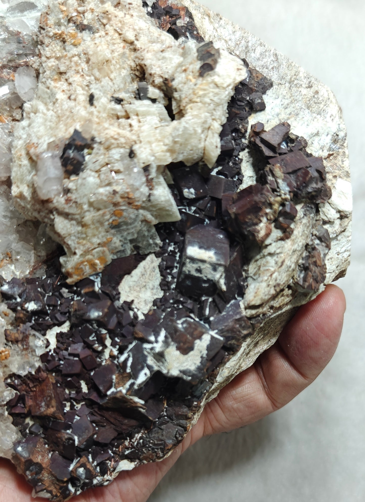 Natural quartz rutiles and siderite specimen 970 grams