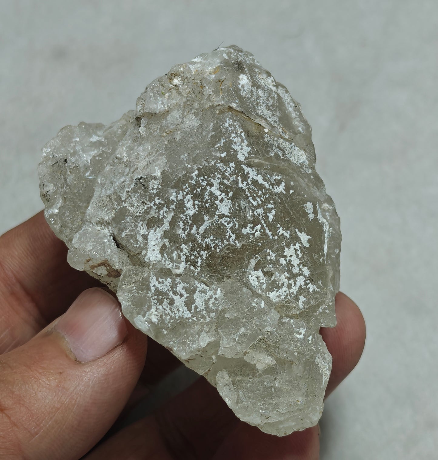 Natural etched pollucite 137 grams