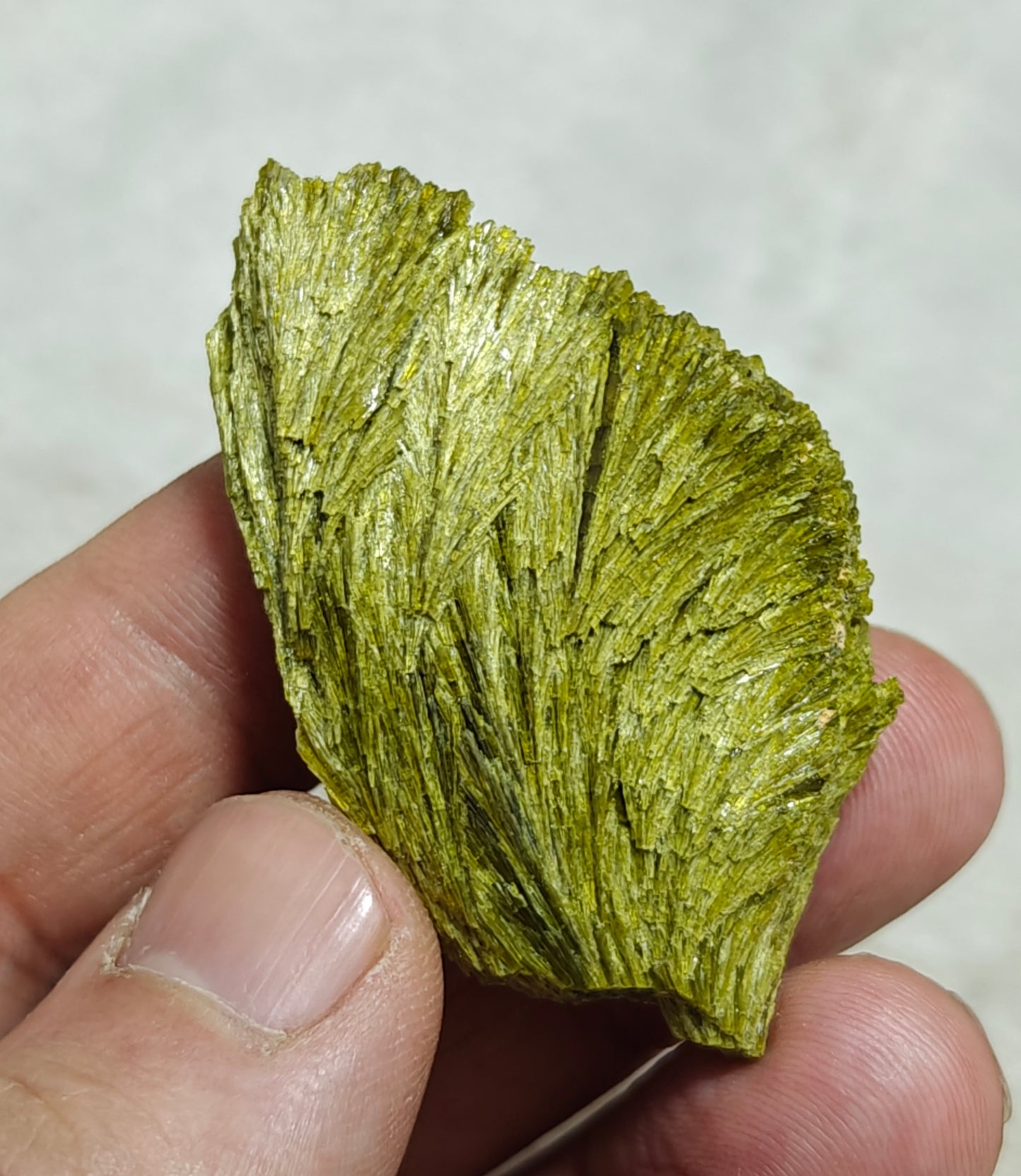 Natural green Epidote crystal 31 grams