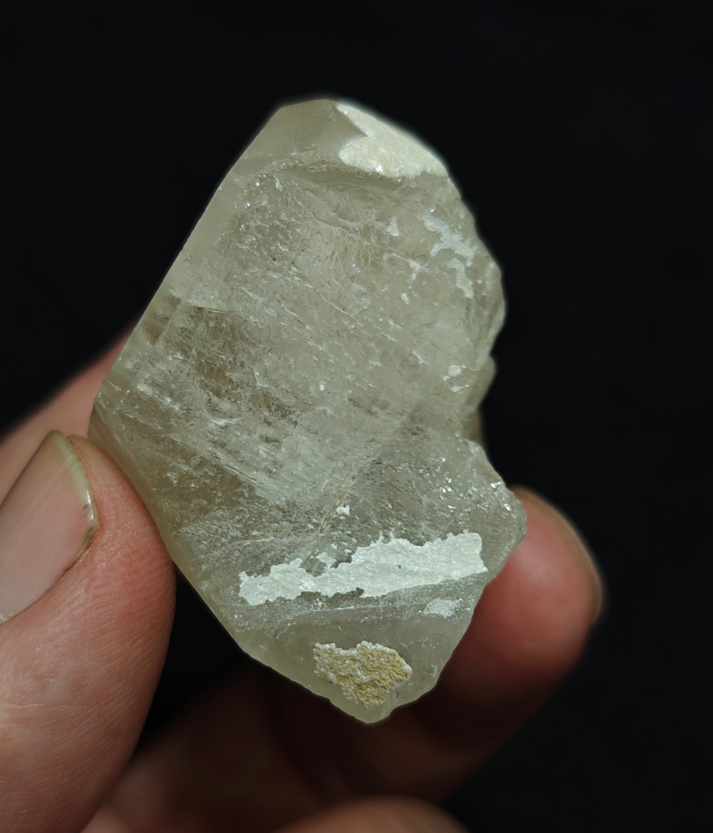 Single beautiful Terminated Topaz crystal 64 grams