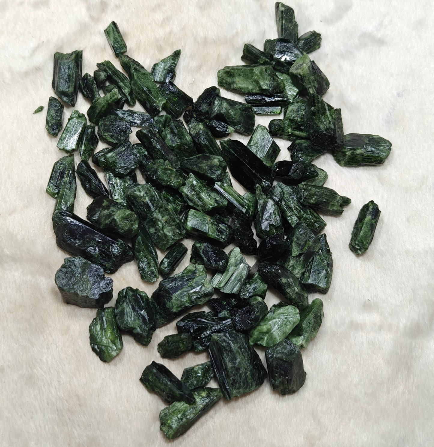 500 grams diopside crystals