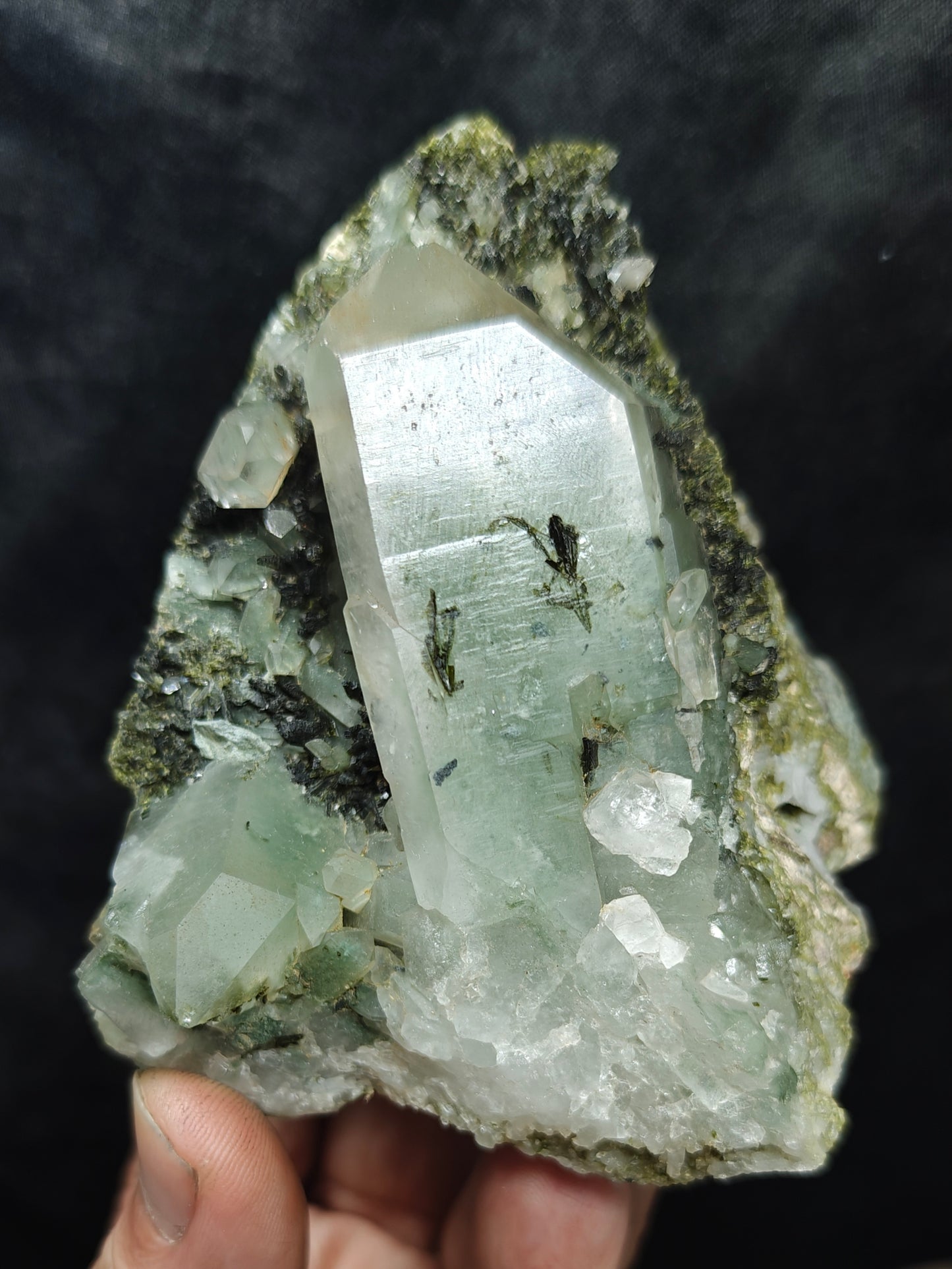 Natural quartz Epidote cluster 448 grams