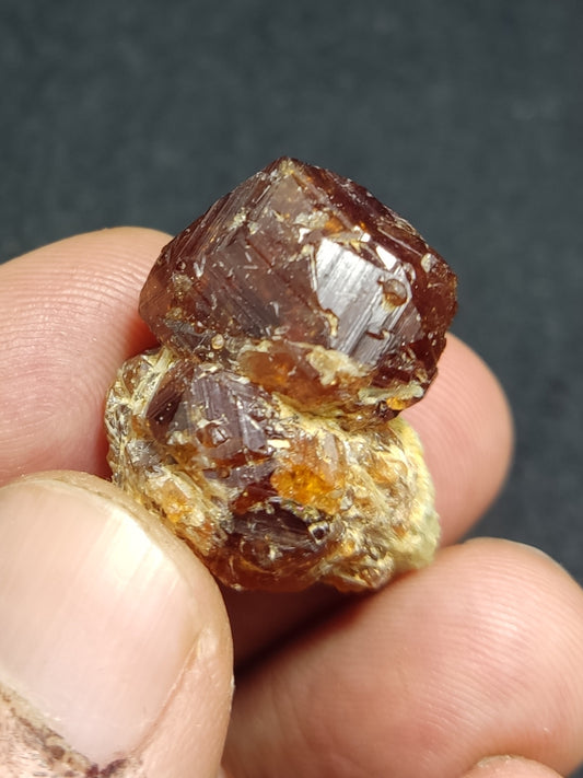 Natural grossular garnet with diopside 14 grams