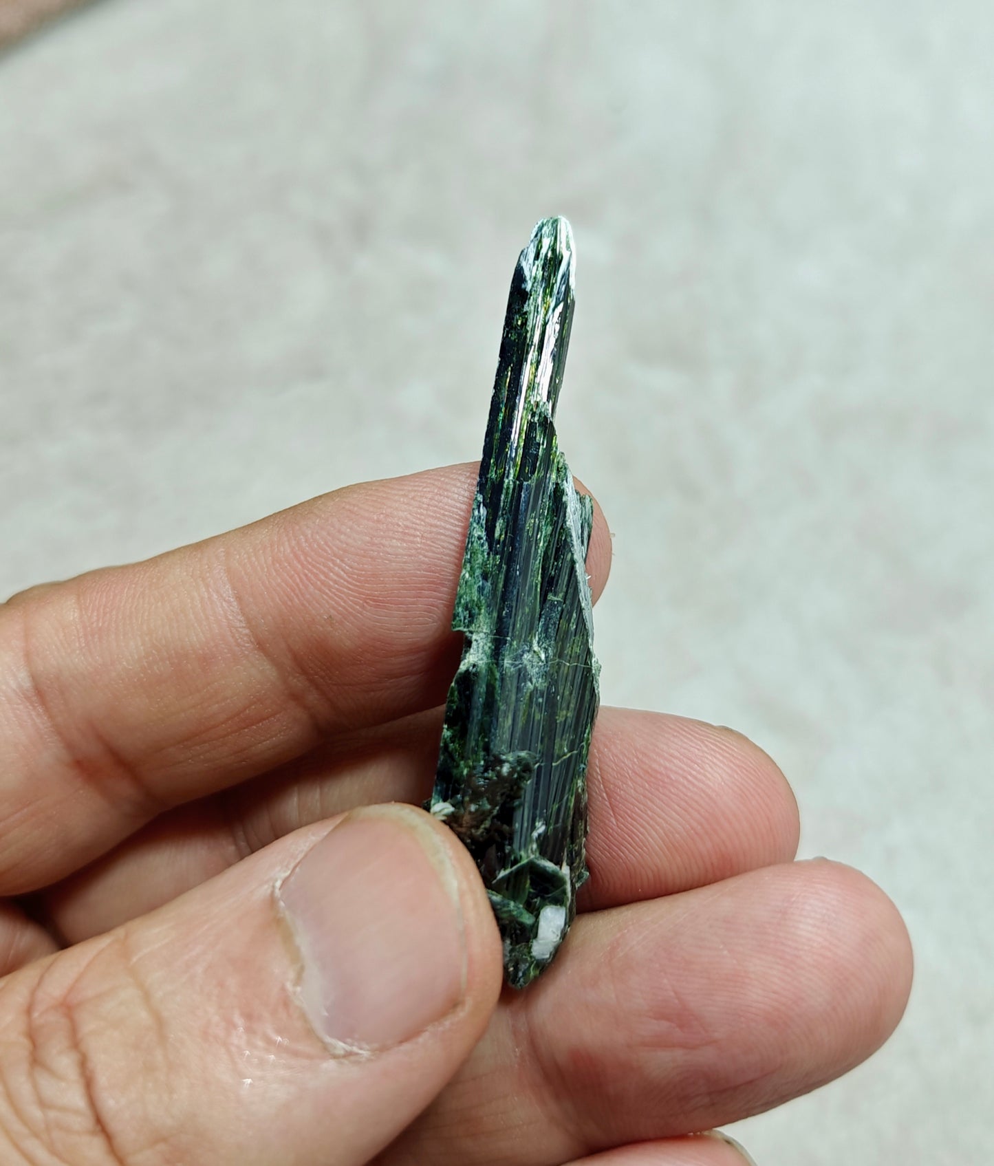 Natural aegirine crystals cluster specimen 8 grams