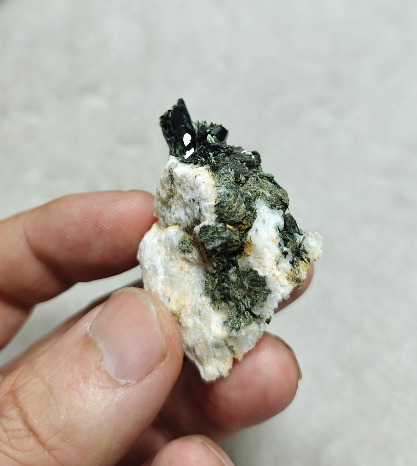 Natural aegirine crystals on matrix specimen 32 grams