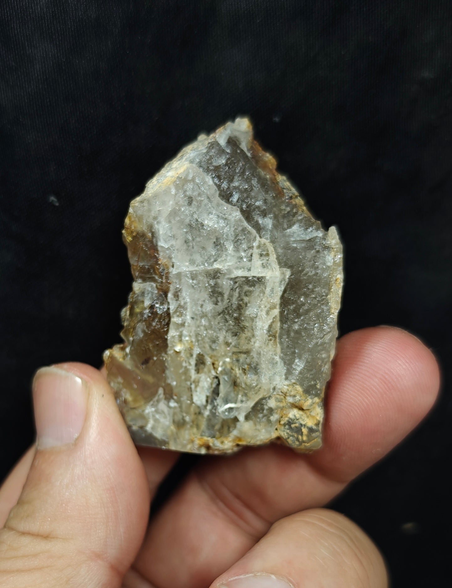 Rutiles on quartz 46 grams