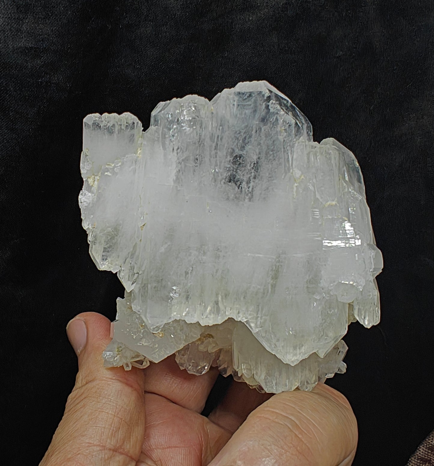 Natural Faden Quartz crystals specimenl 265 grams