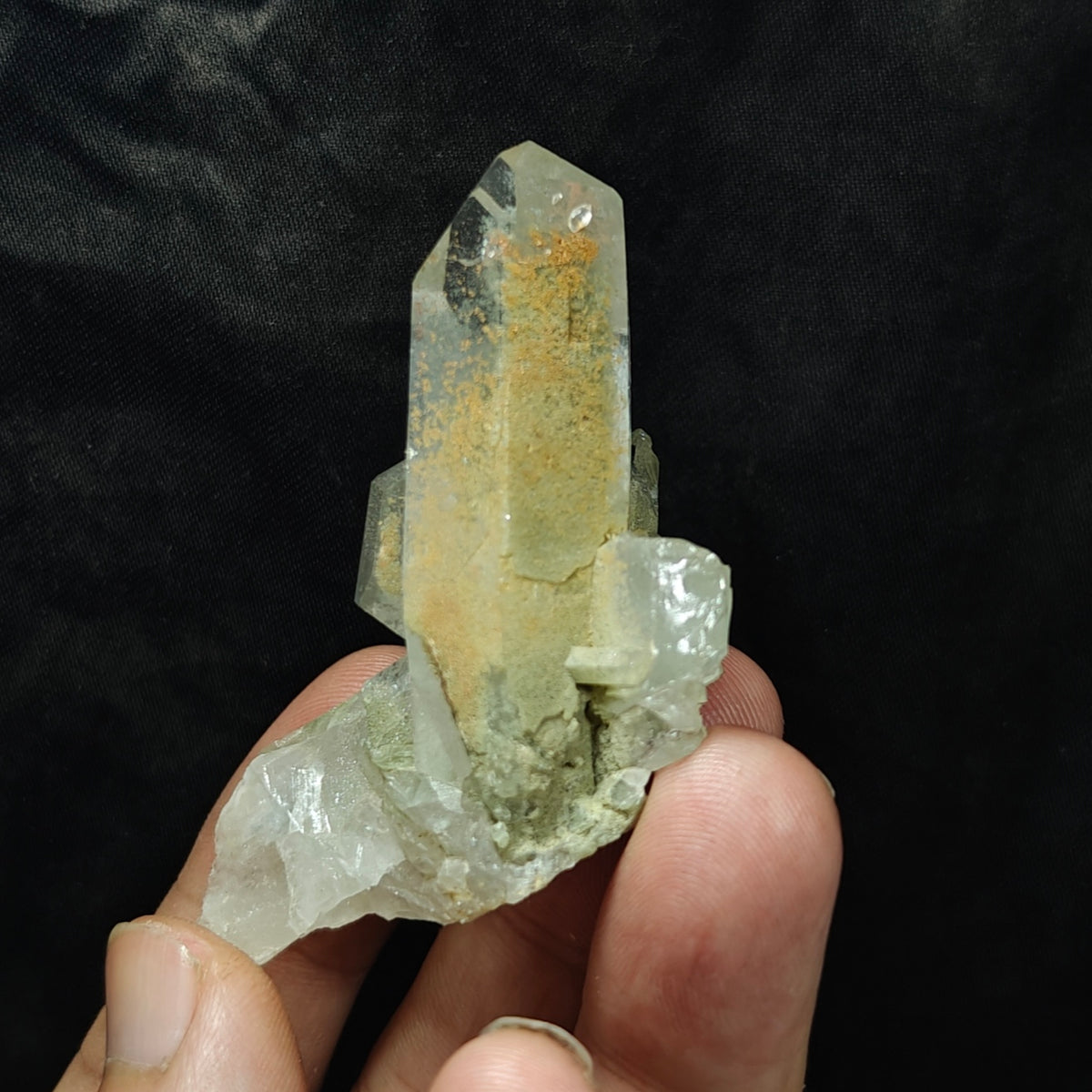両剣クローライトクォーツ（緑泥石入り水晶）クラスター 64g
