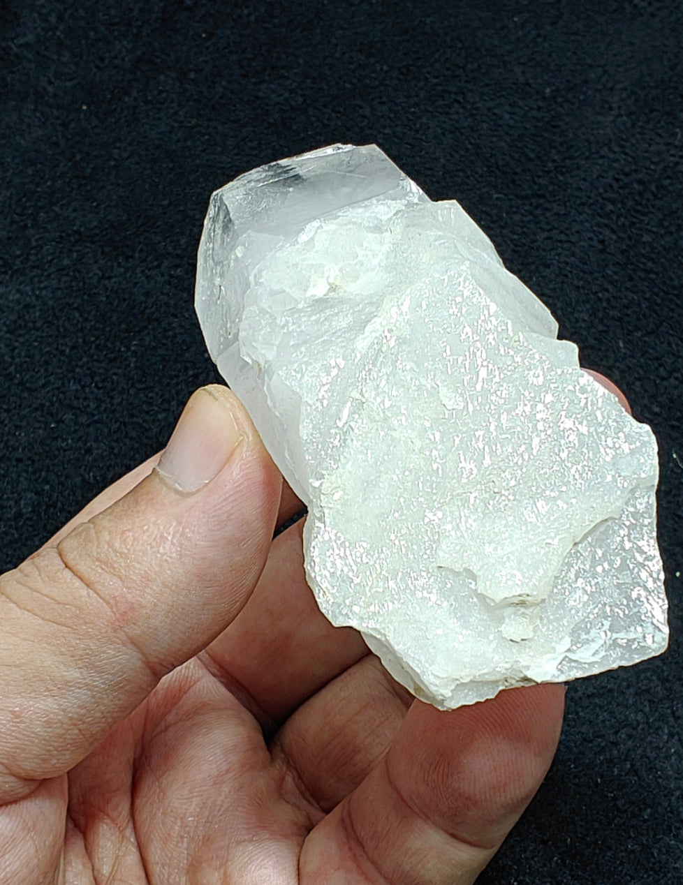 An amazing terminated Quartz Crystal 193 grams