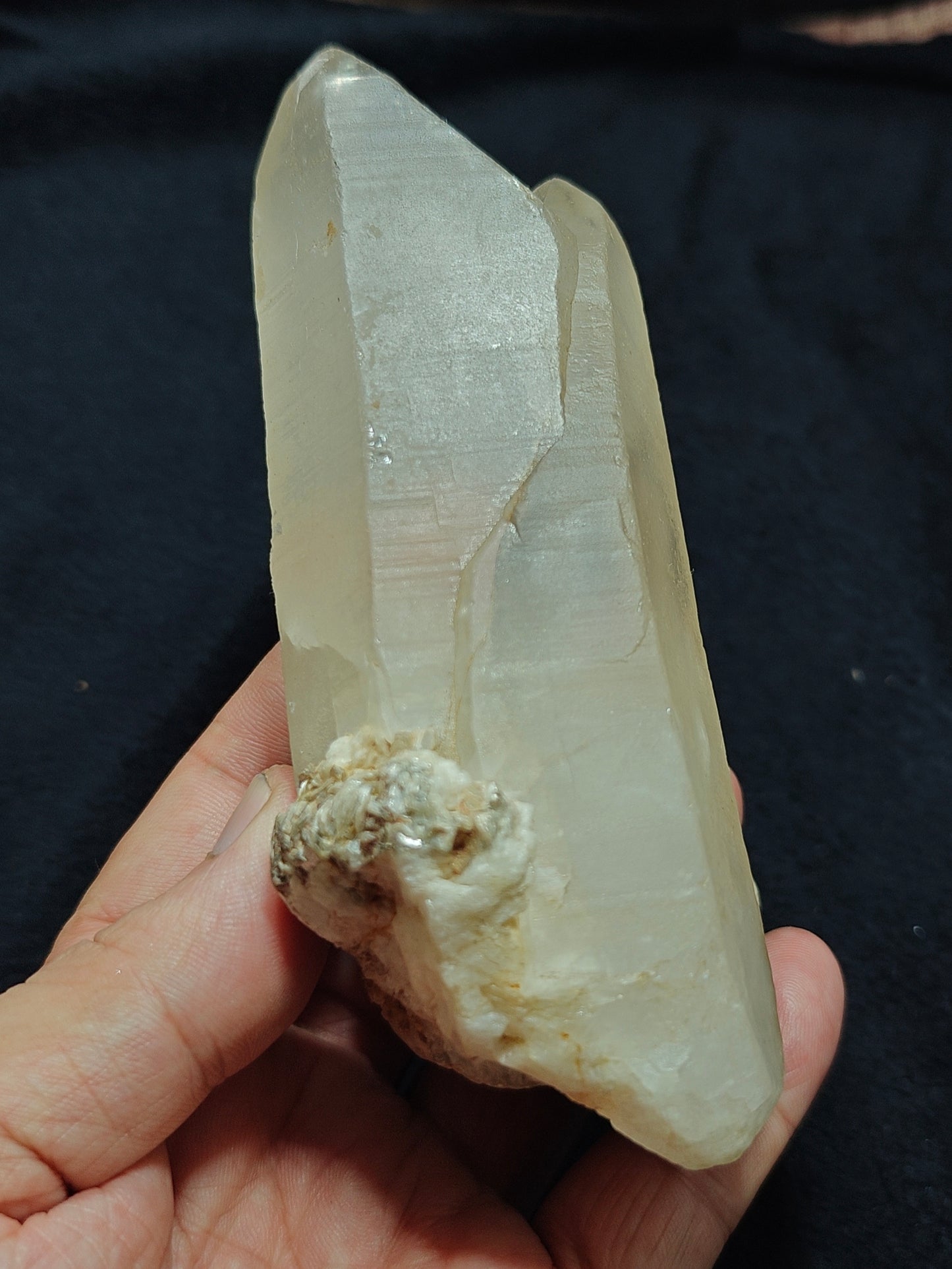 Milky/light golden yellow Quartz Crystal 488 grams
