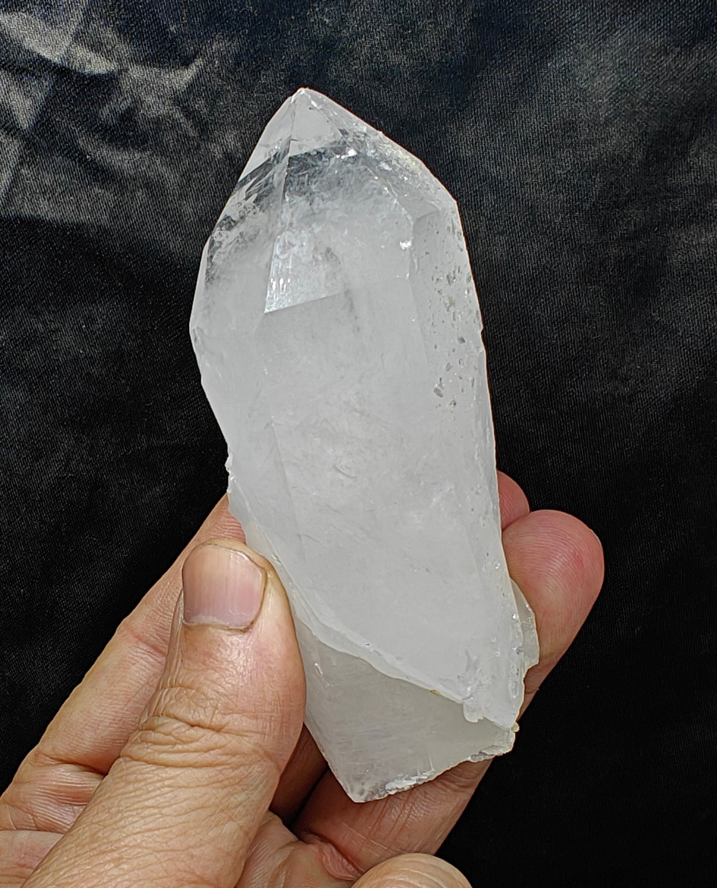 An amazing terminated Quartz Crystal 193 grams