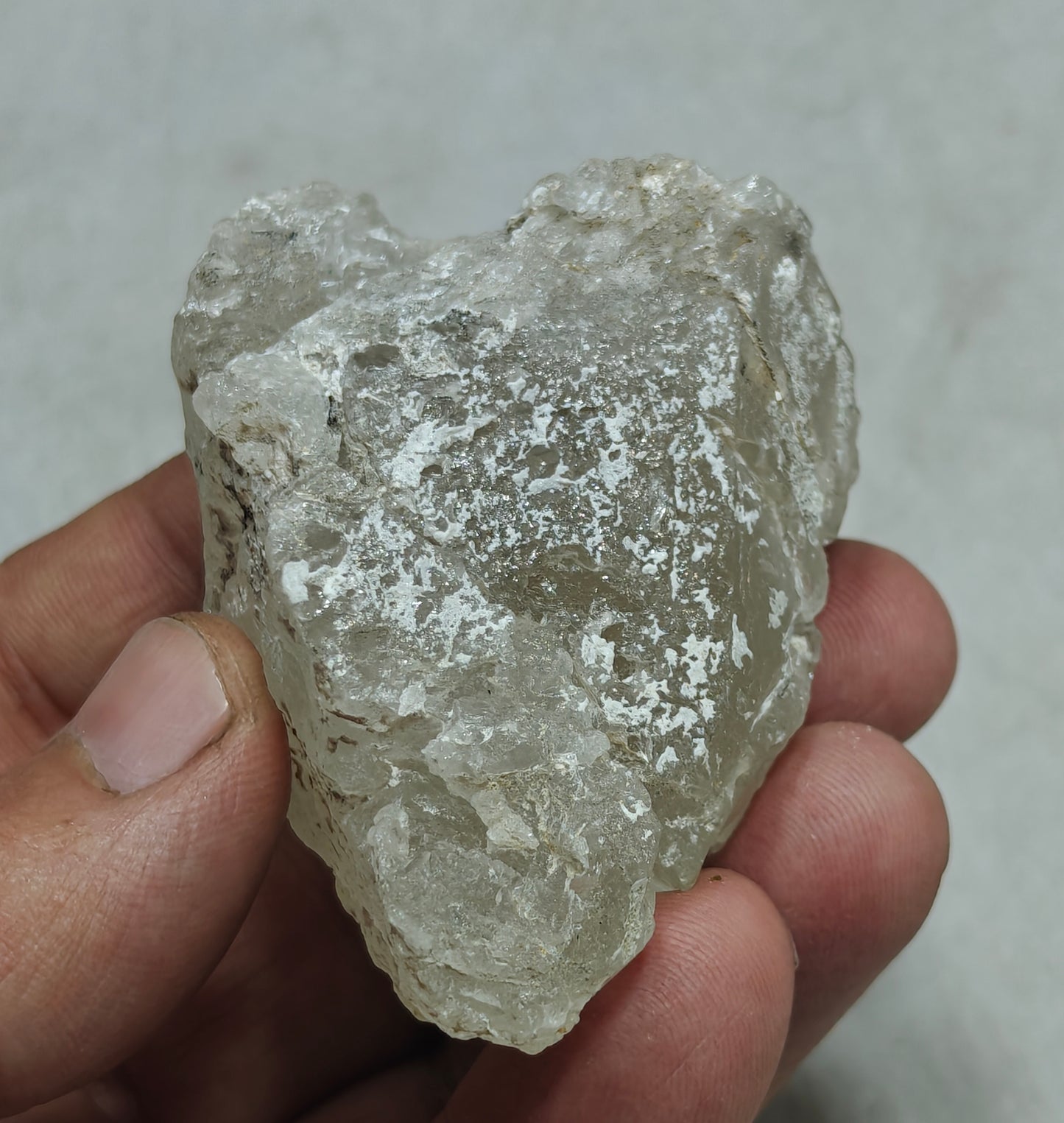 Natural etched pollucite 137 grams