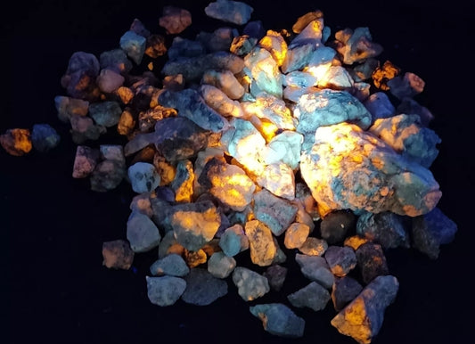 1200 grams fluorescent Hackmanite