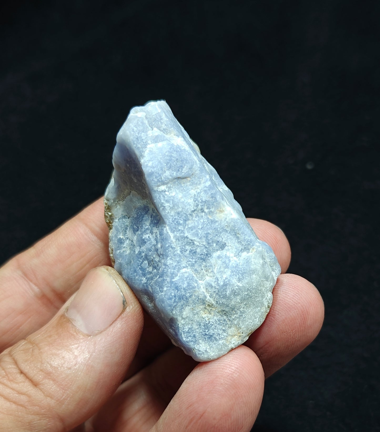 UV reactive Fluorescent rough Hackmanite 55 grams