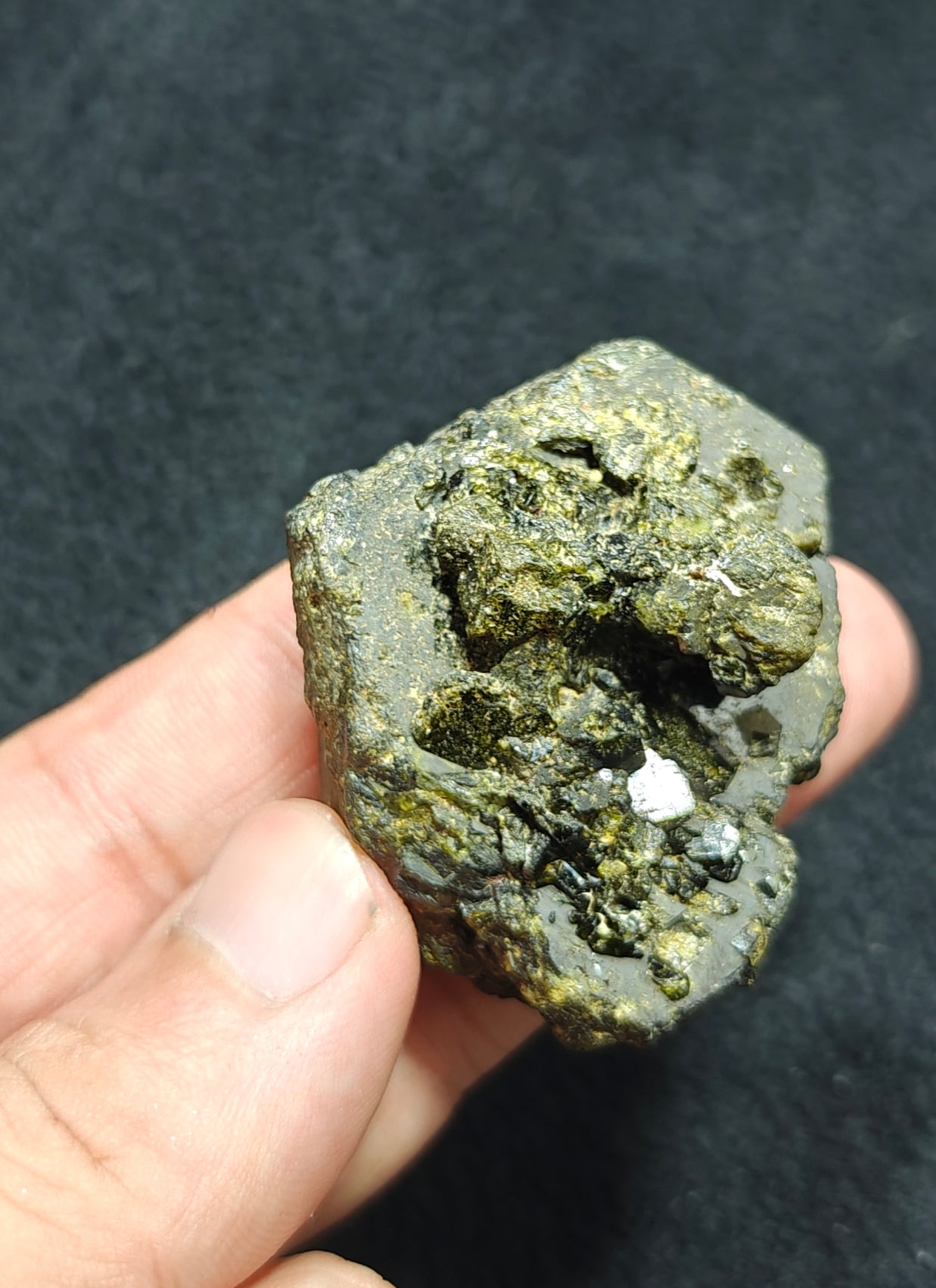An Amazing specimen of lusterous Epidote 68 grams