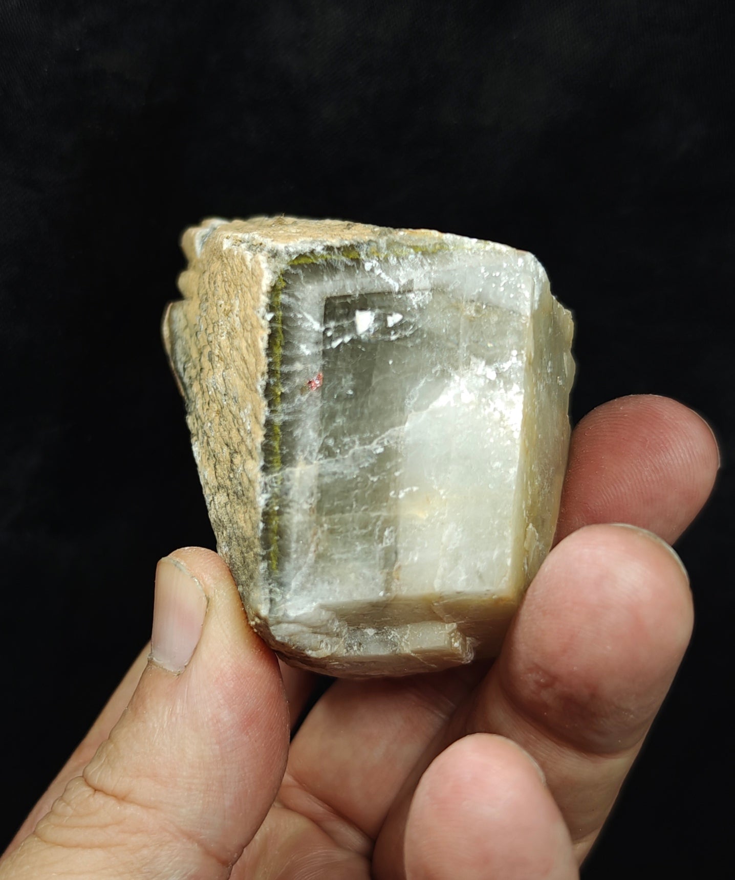 Naturally terminated Dogteeth Calcite Crystal 274 grams