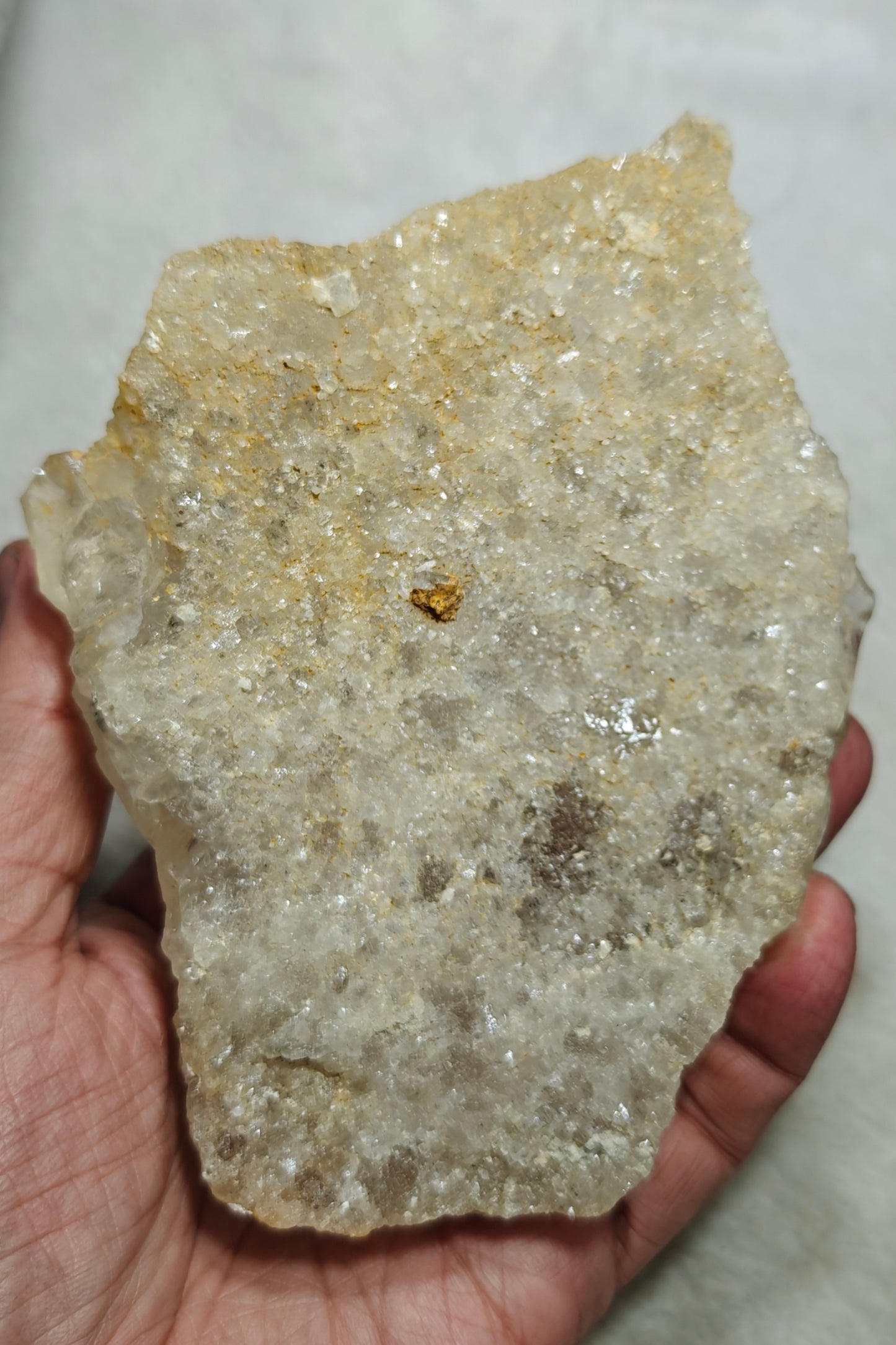 Quartz crystals having gwindle like formations 694 grams