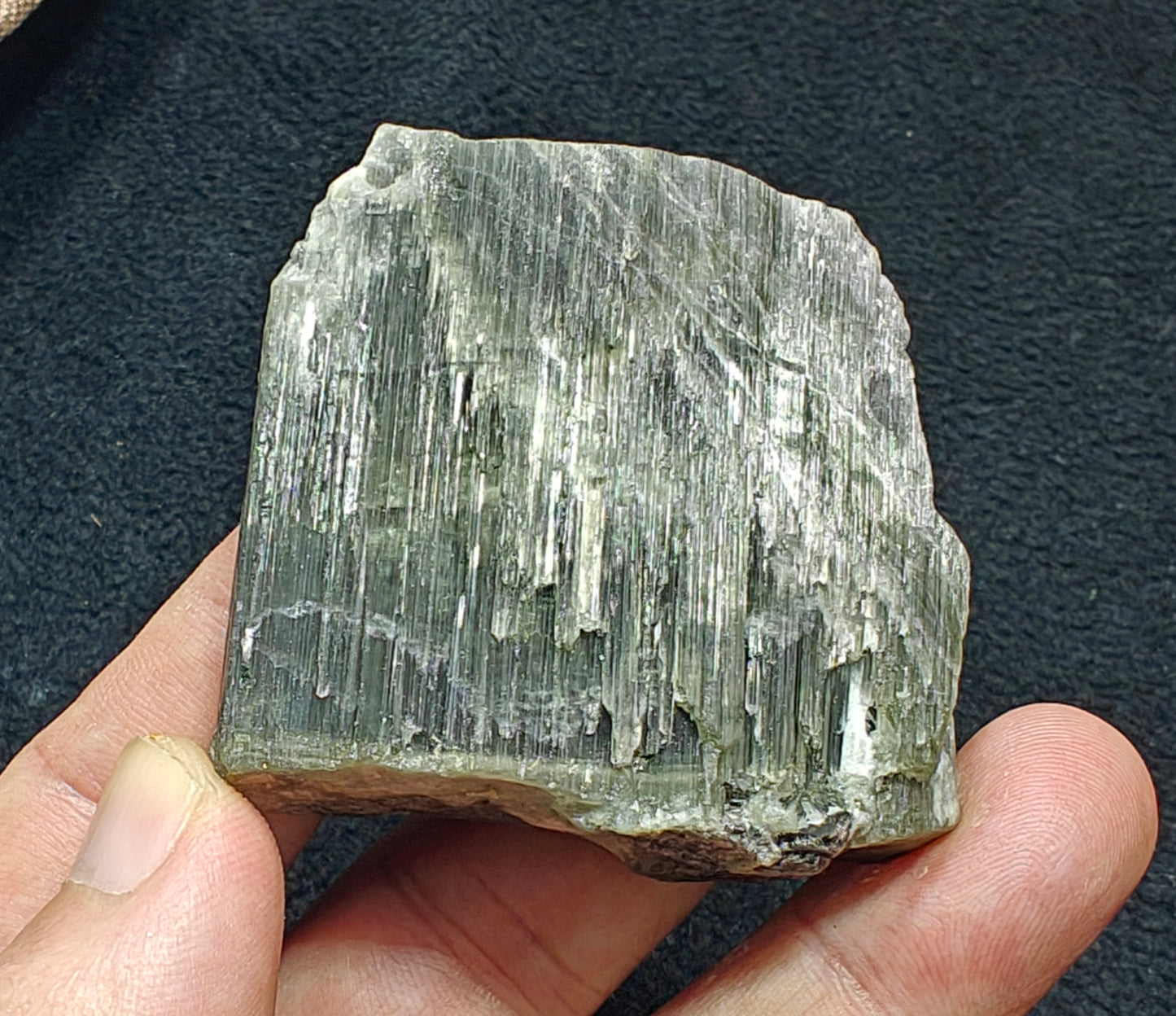 Dark green Tourmalines crystal 80 grams