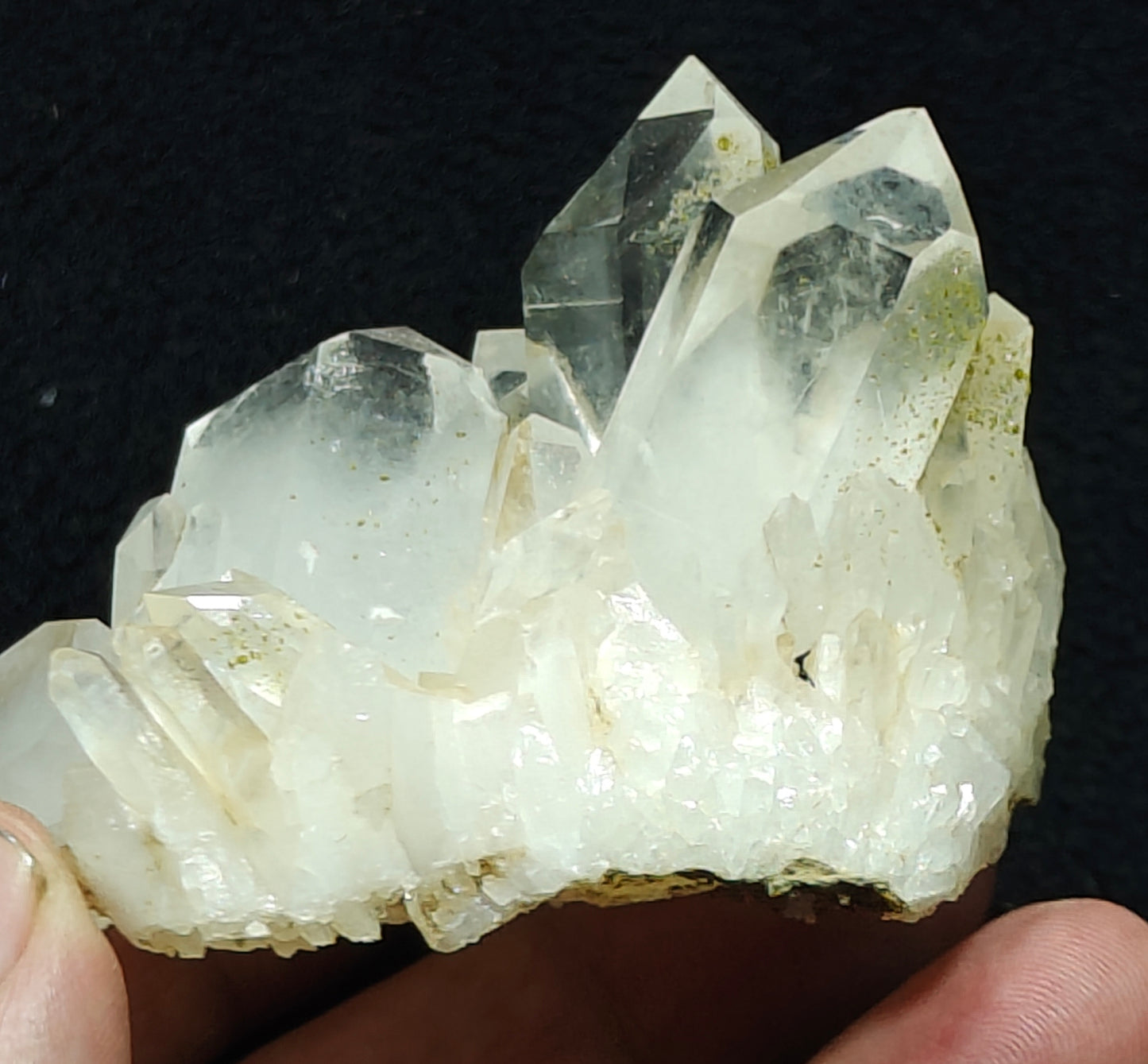 An amazing self standing quartz cluster with Epidote inclusions 160 grams