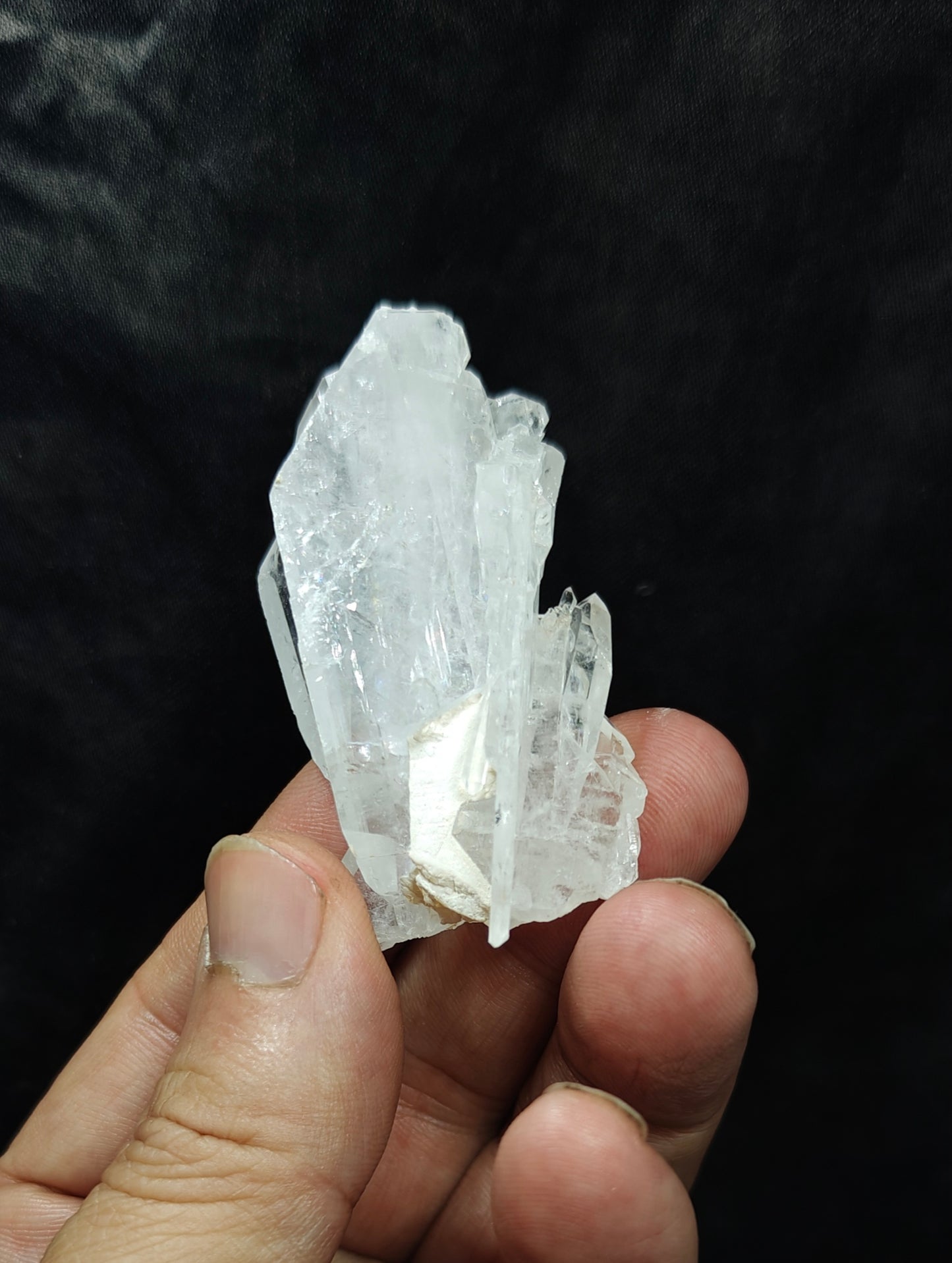 Faden Quartz crystals specimen 44 grams