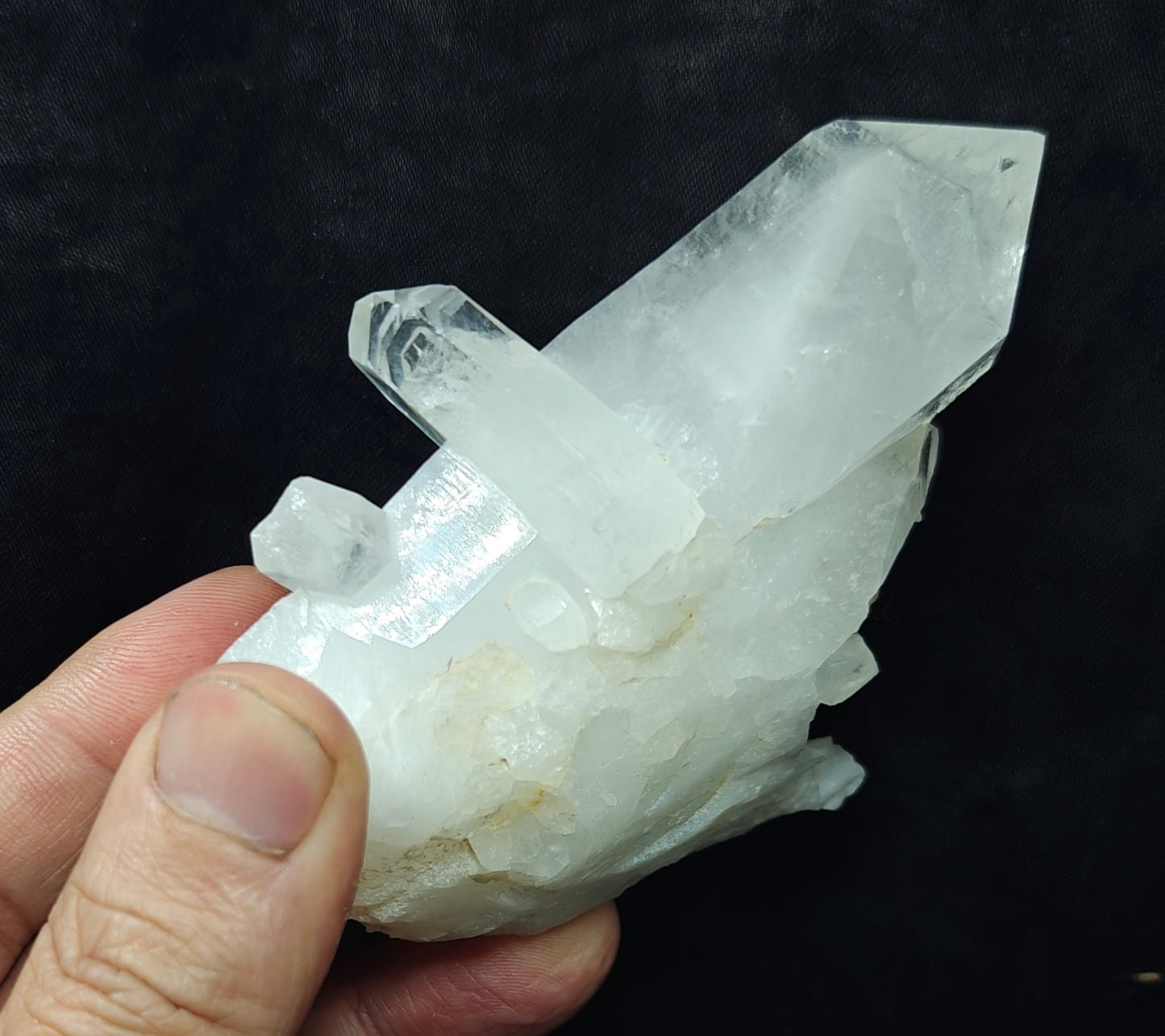 An amazing beautifully terminated clear Quartz Crystals cluster 223 grams