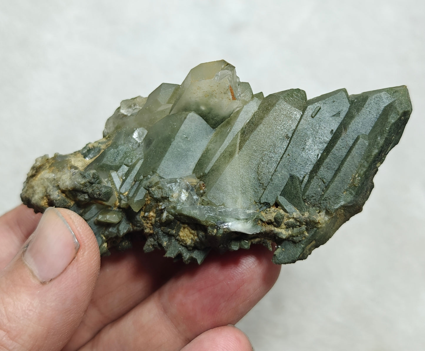 An Aesthetic Natural crystals cluster of beautifully terminated Chlorite Quartz 85 grams