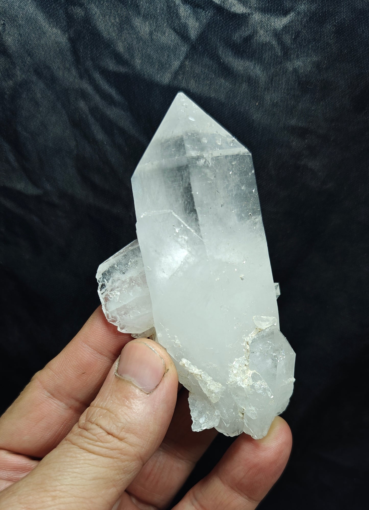 Natural clear Quartz Crystal 166 grams