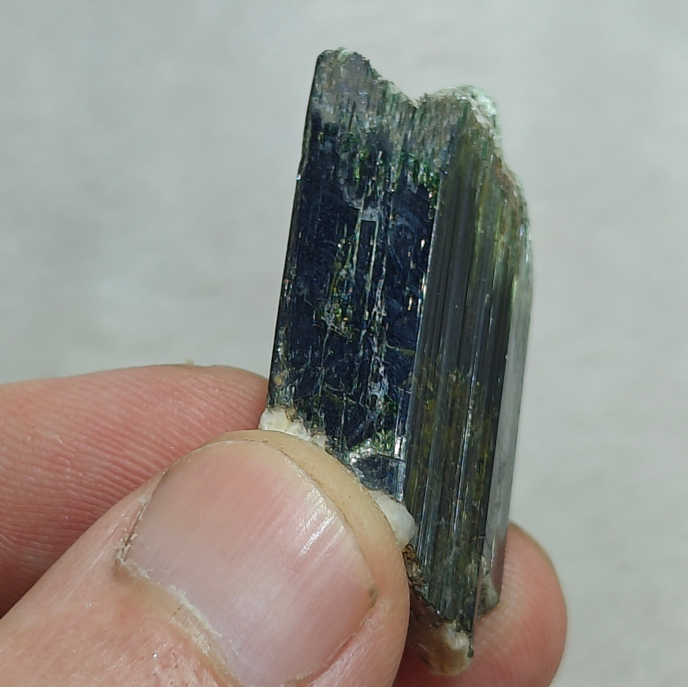 Natural aegirine crystal 17 grams