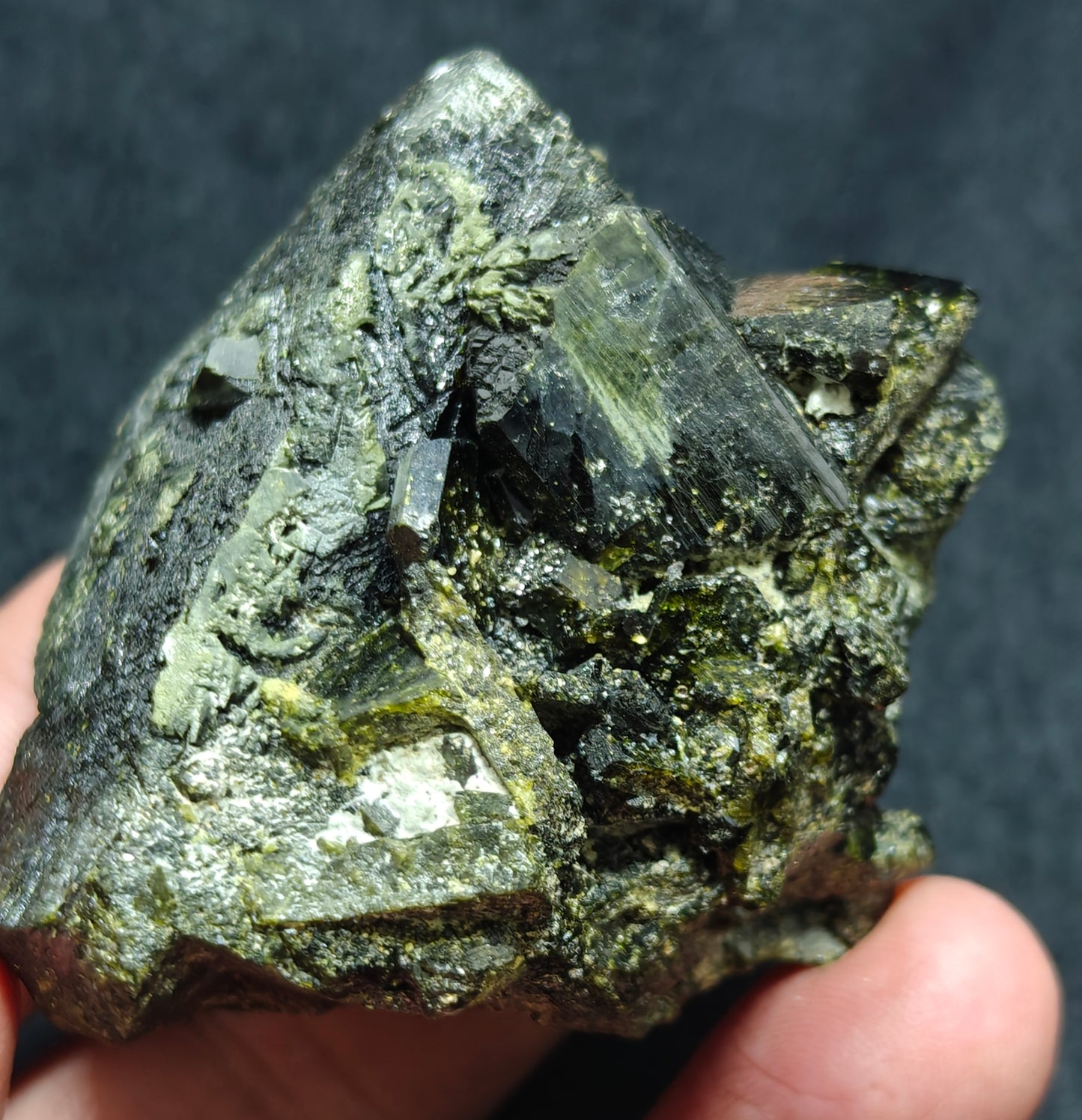 Natural dark green color epidote crystal 246 grams